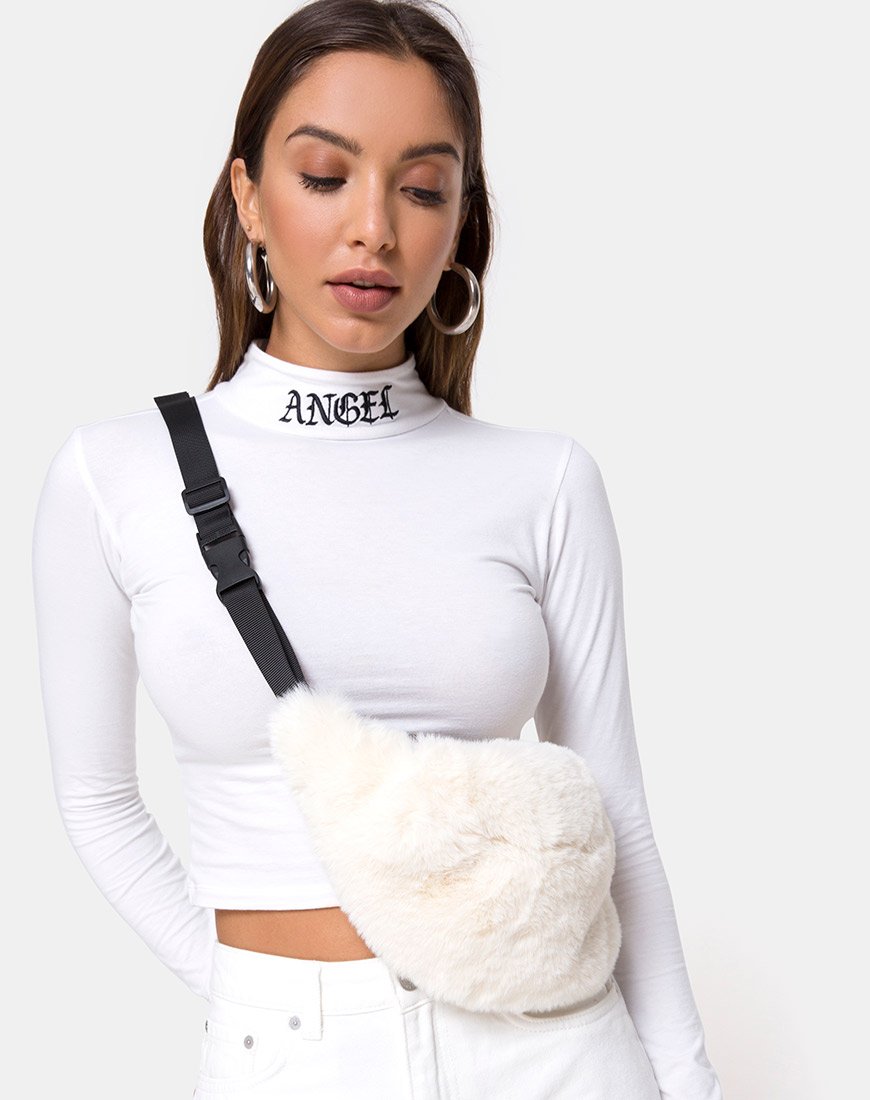 Immagine di Lara Crop in bianco con ricamo a forma di angelo