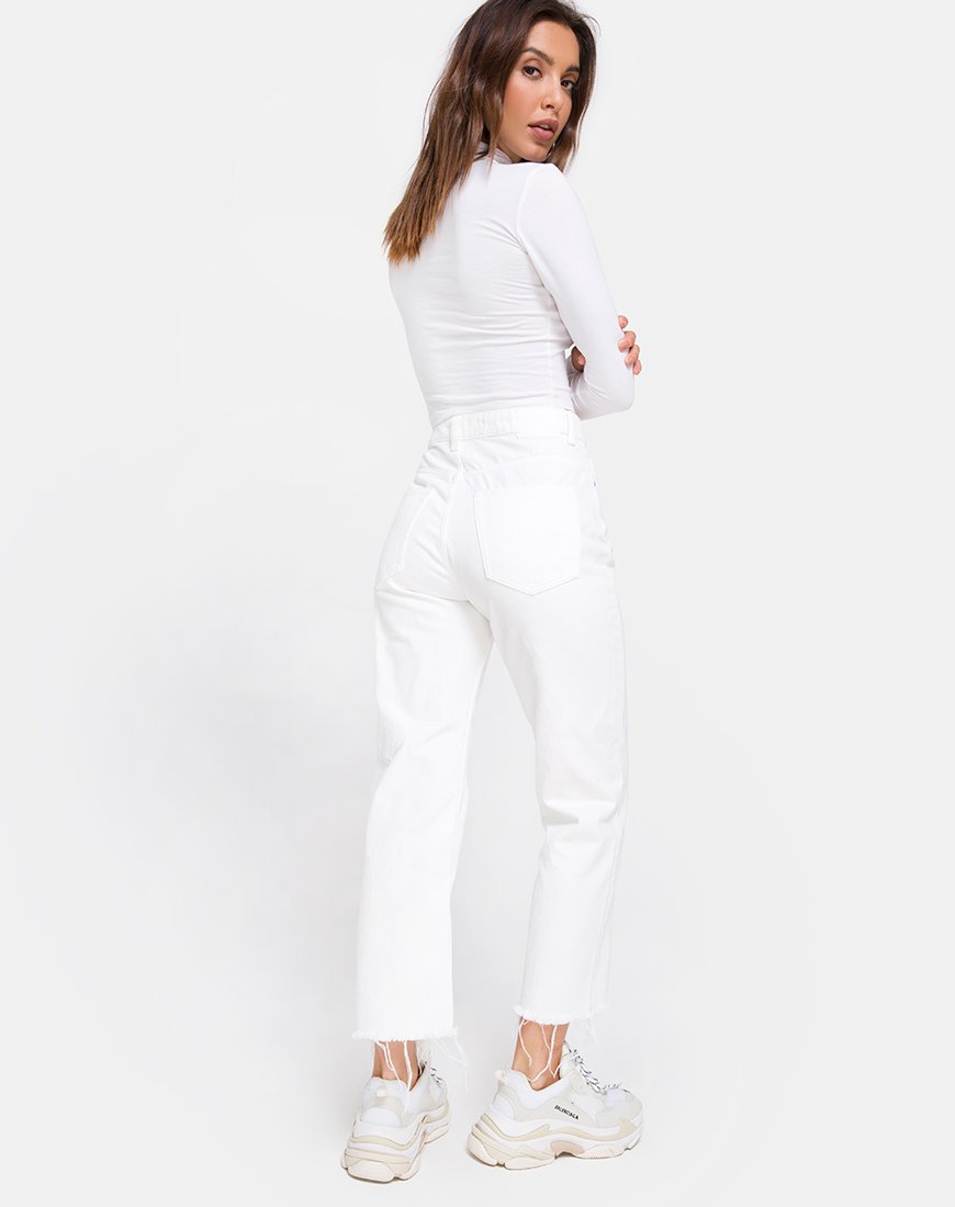 Immagine di Lara Crop in bianco con ricamo a forma di angelo