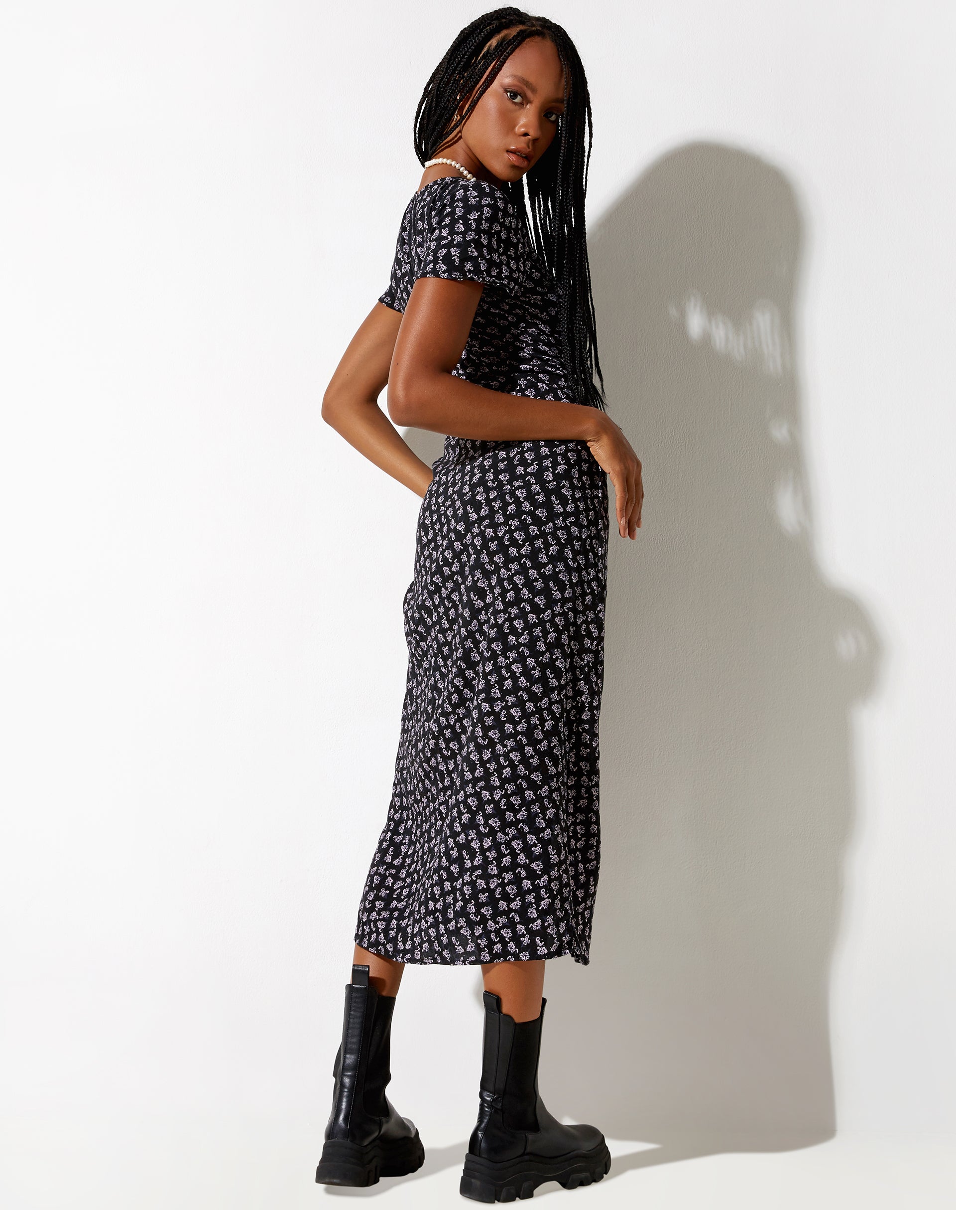 Immagine di Larin Midi Dress in Dark Base Floral Nero