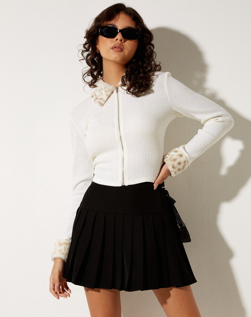 Larita Cardi in maglia bianca animalier