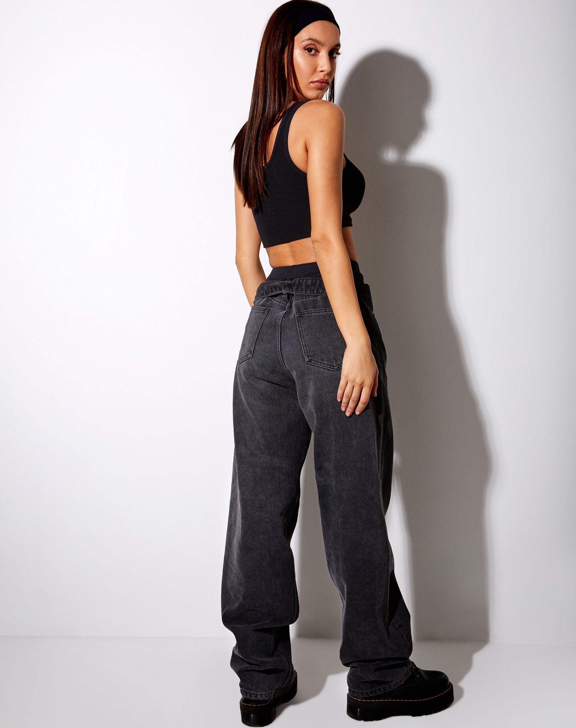 Immagine di Lathi Crop Top in Rib Black Lover Embro