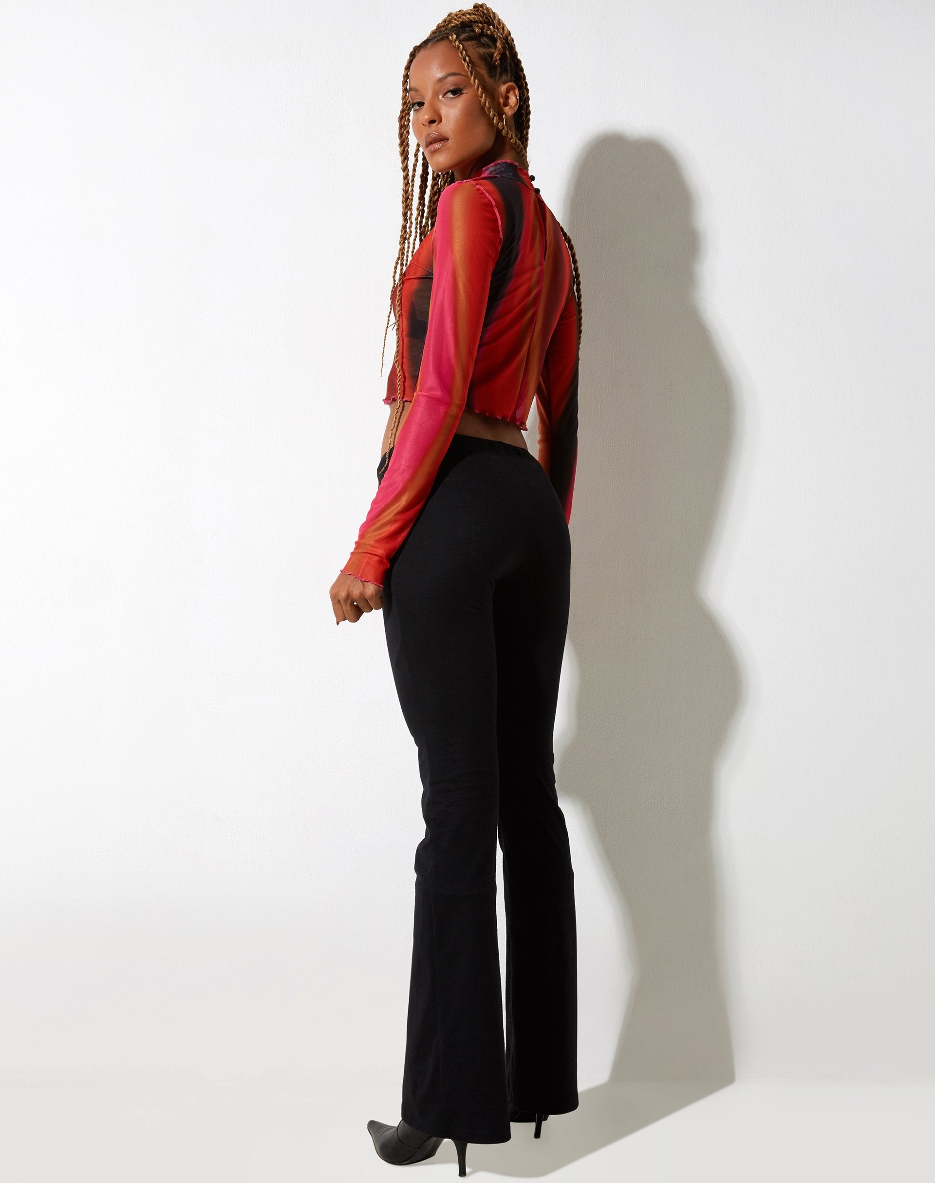 immagine di Lathia Crop Top in arancione e rosa solarizzato