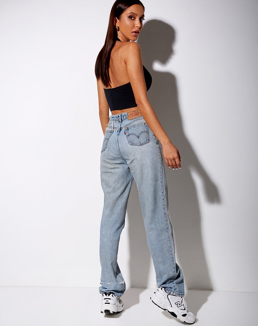 Immagine di Lean Crop Top in nero Cherry Embro