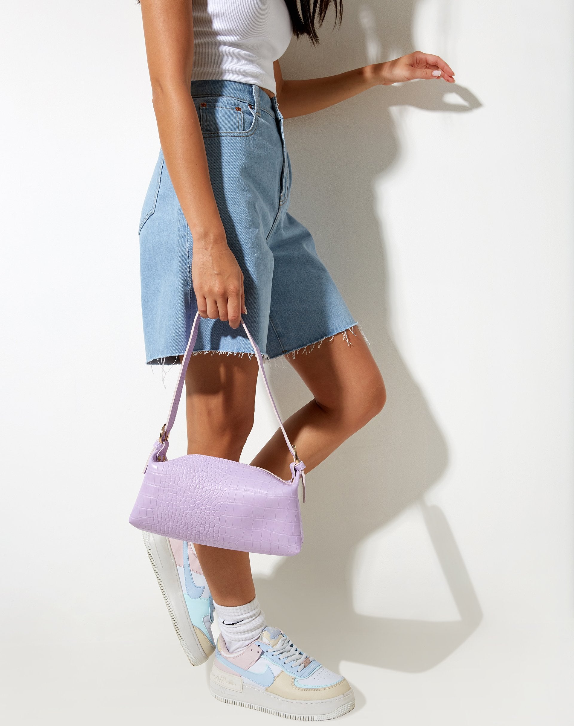 Immagine della borsa a tracolla Leila in viola