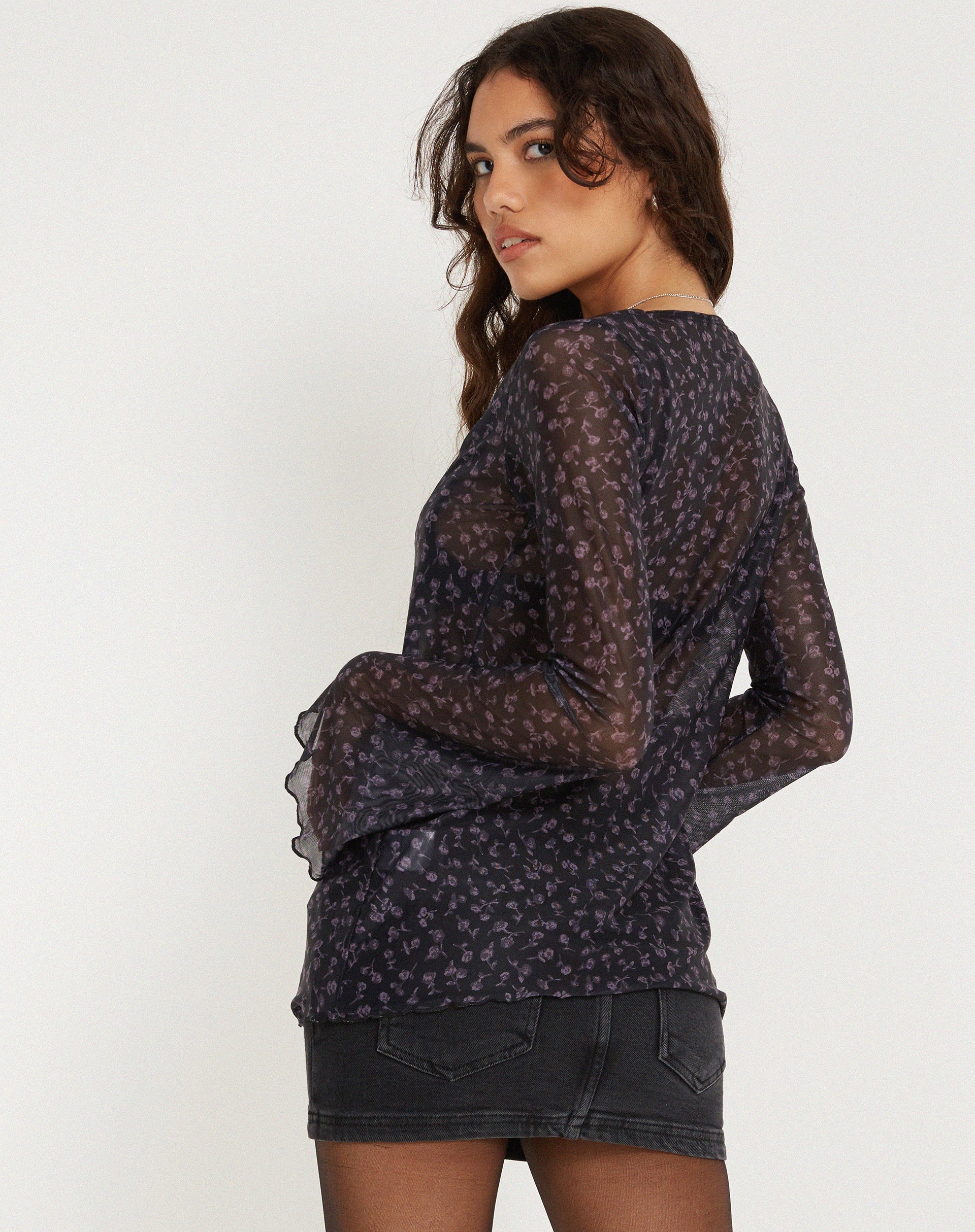 immagine di Leony Cardi in Dark Ditsy Rose Nero
