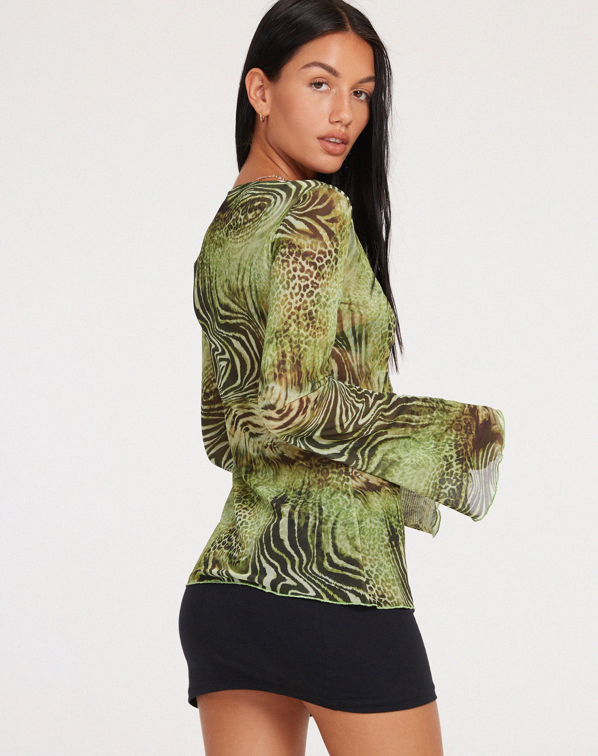immagine di Leony Cardi in maglia verde ghepardo