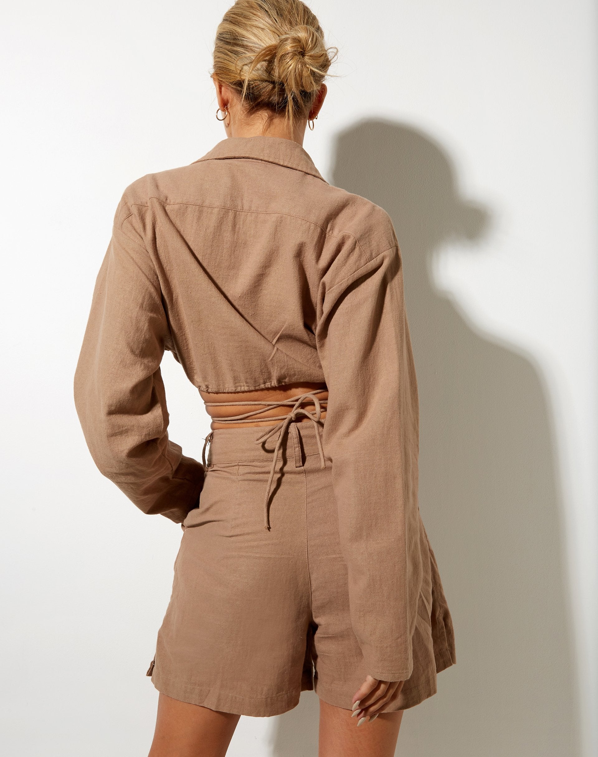 Immagine di Elisa Cropped Shirt in Rami Biscuit