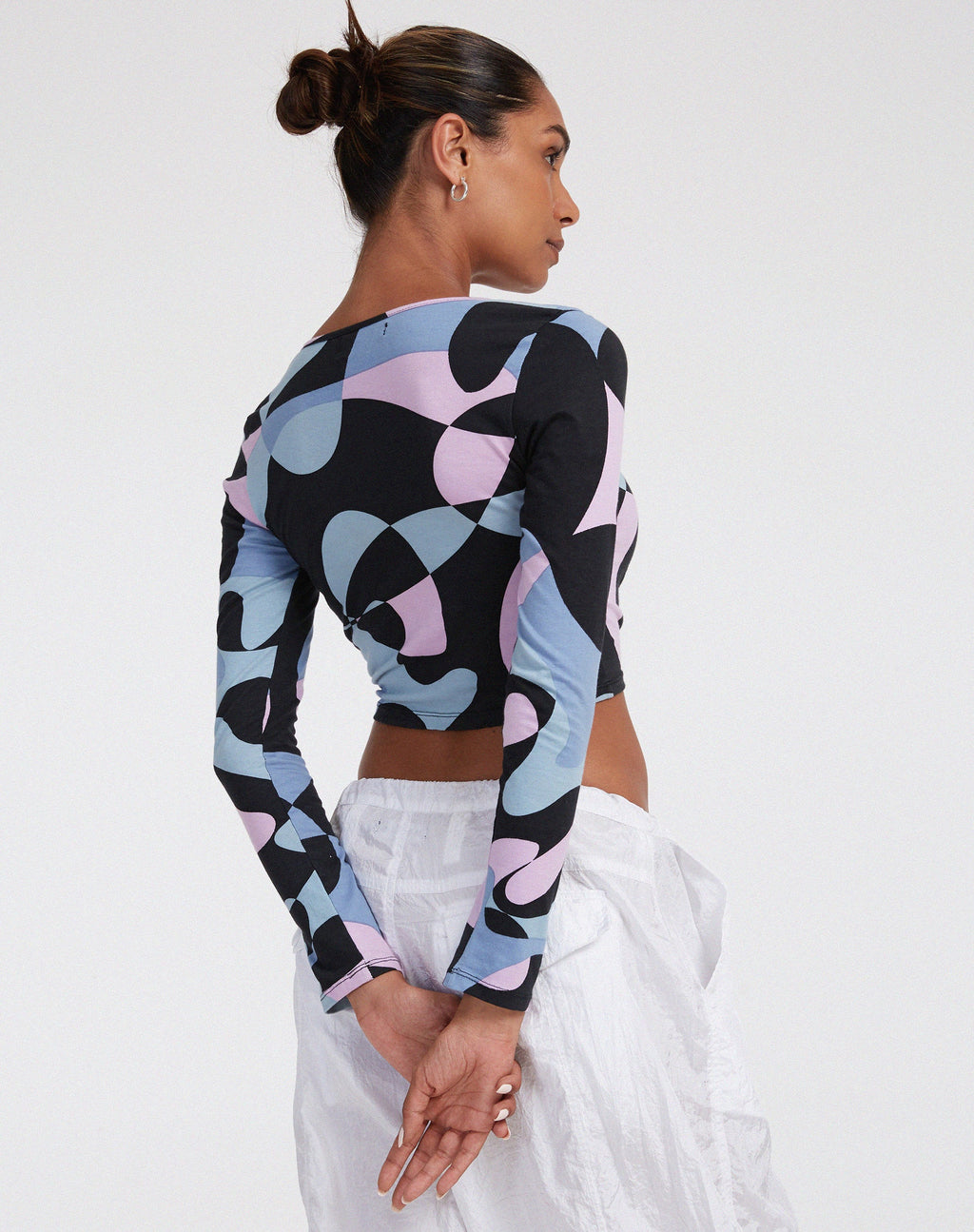 Licora Crop Top in viola astratto