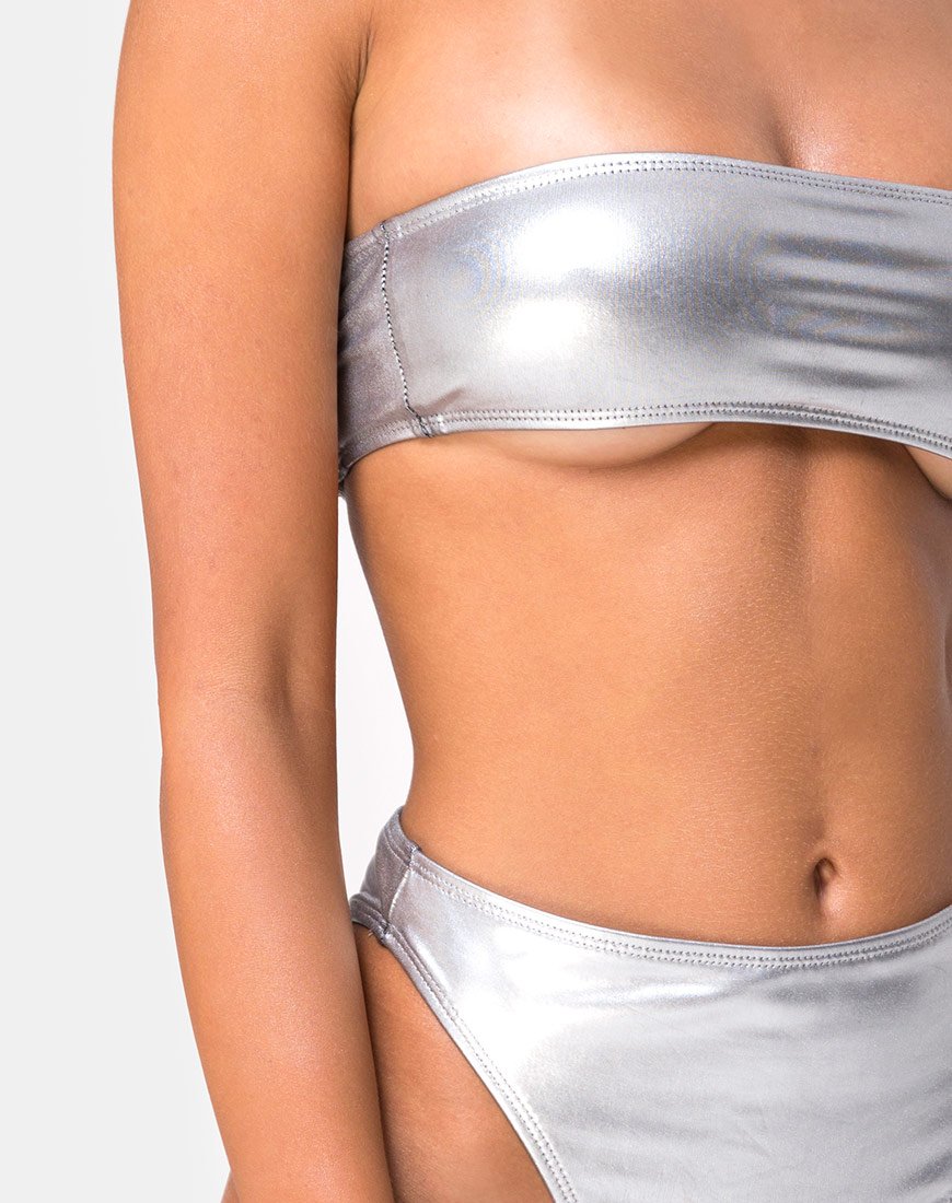 Immagine del top bikini Lien in argento metallizzato