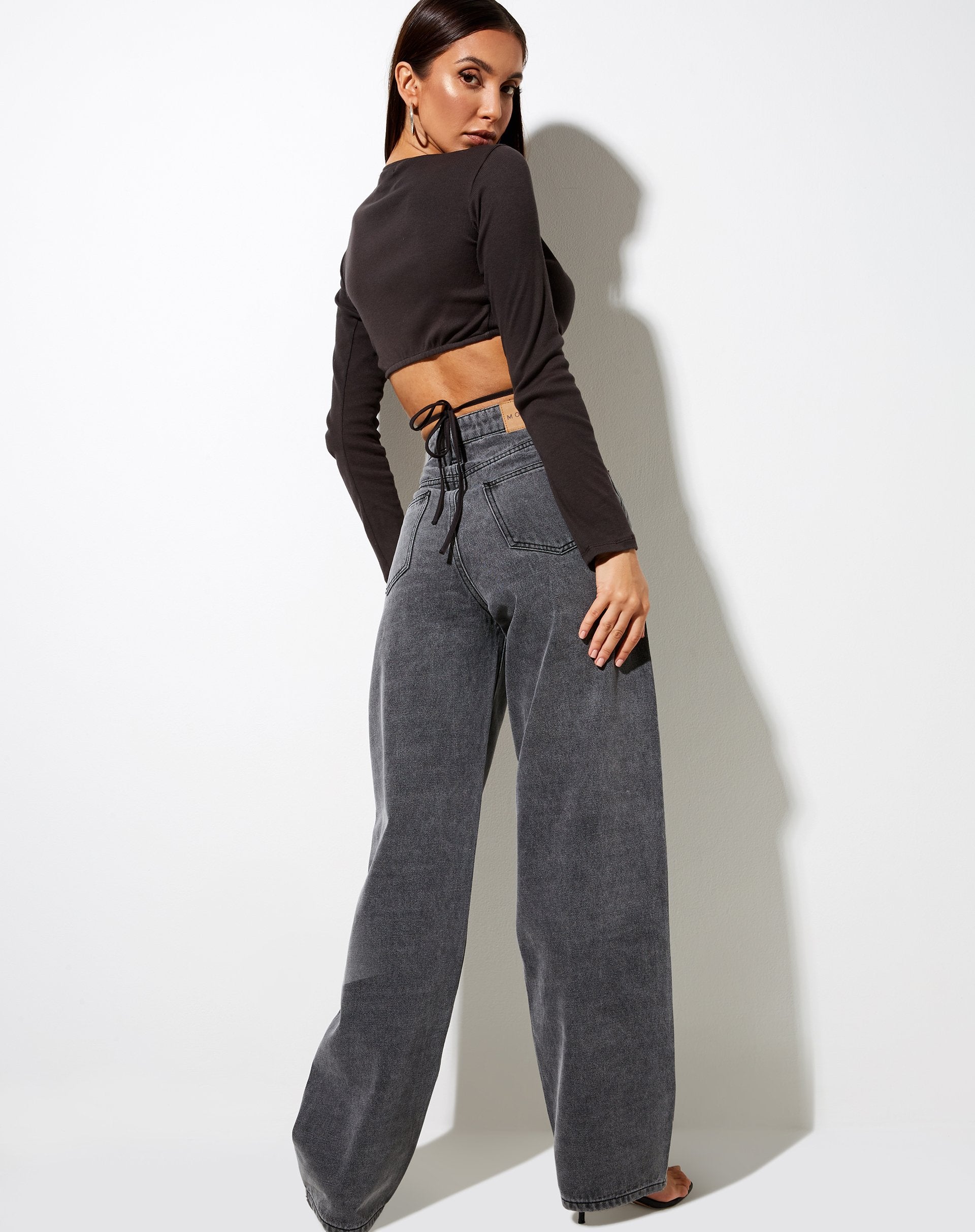Immagine di Lieneva Crop Top in Rib Blackened Pearl