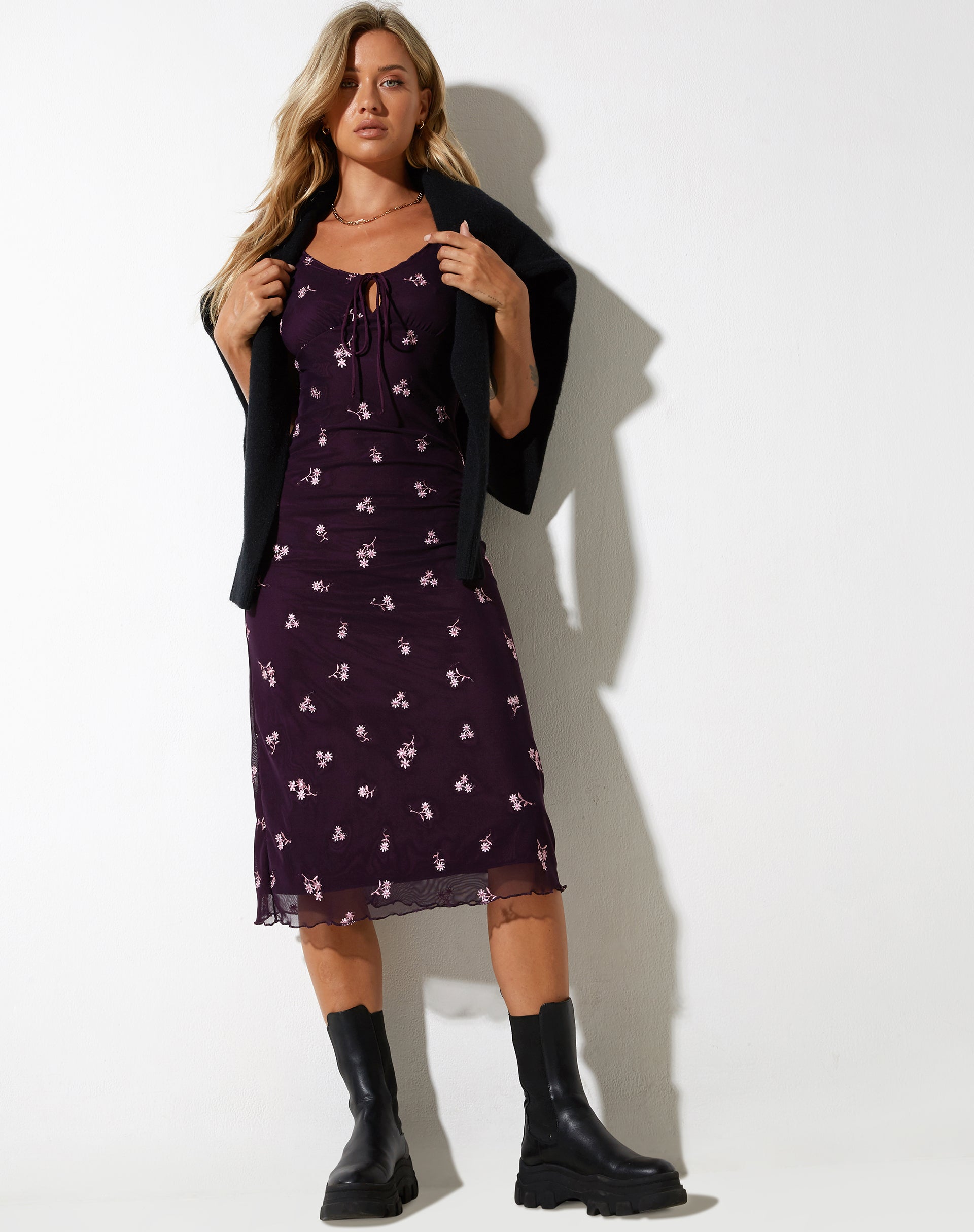 immagine di Lona Maxi Dress in Plum Daisy Embro