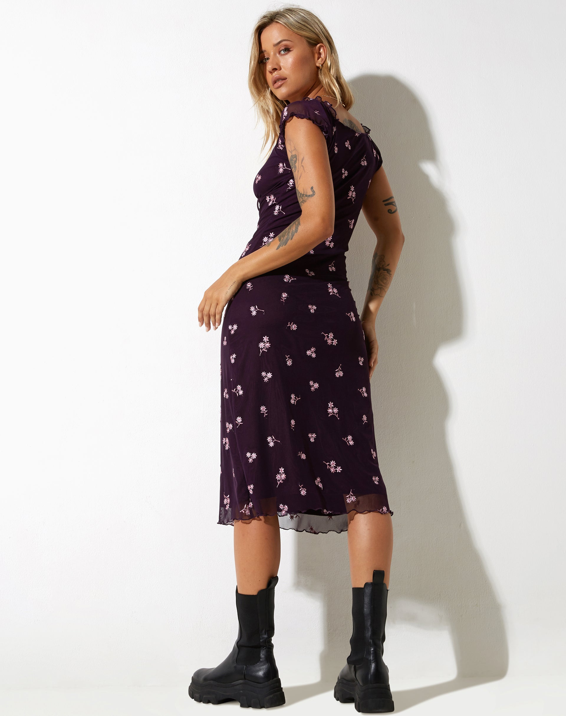 immagine di Lona Maxi Dress in Plum Daisy Embro