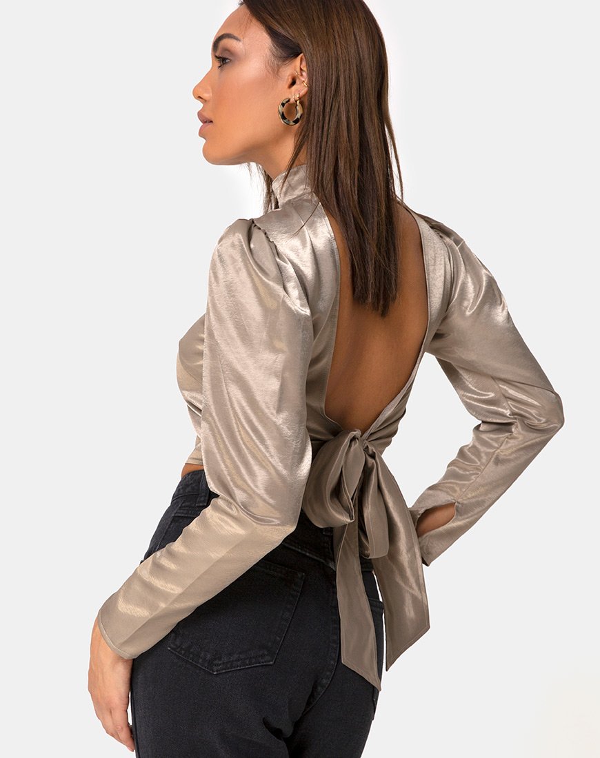 Top a maniche lunghe Lona in satin Taupe