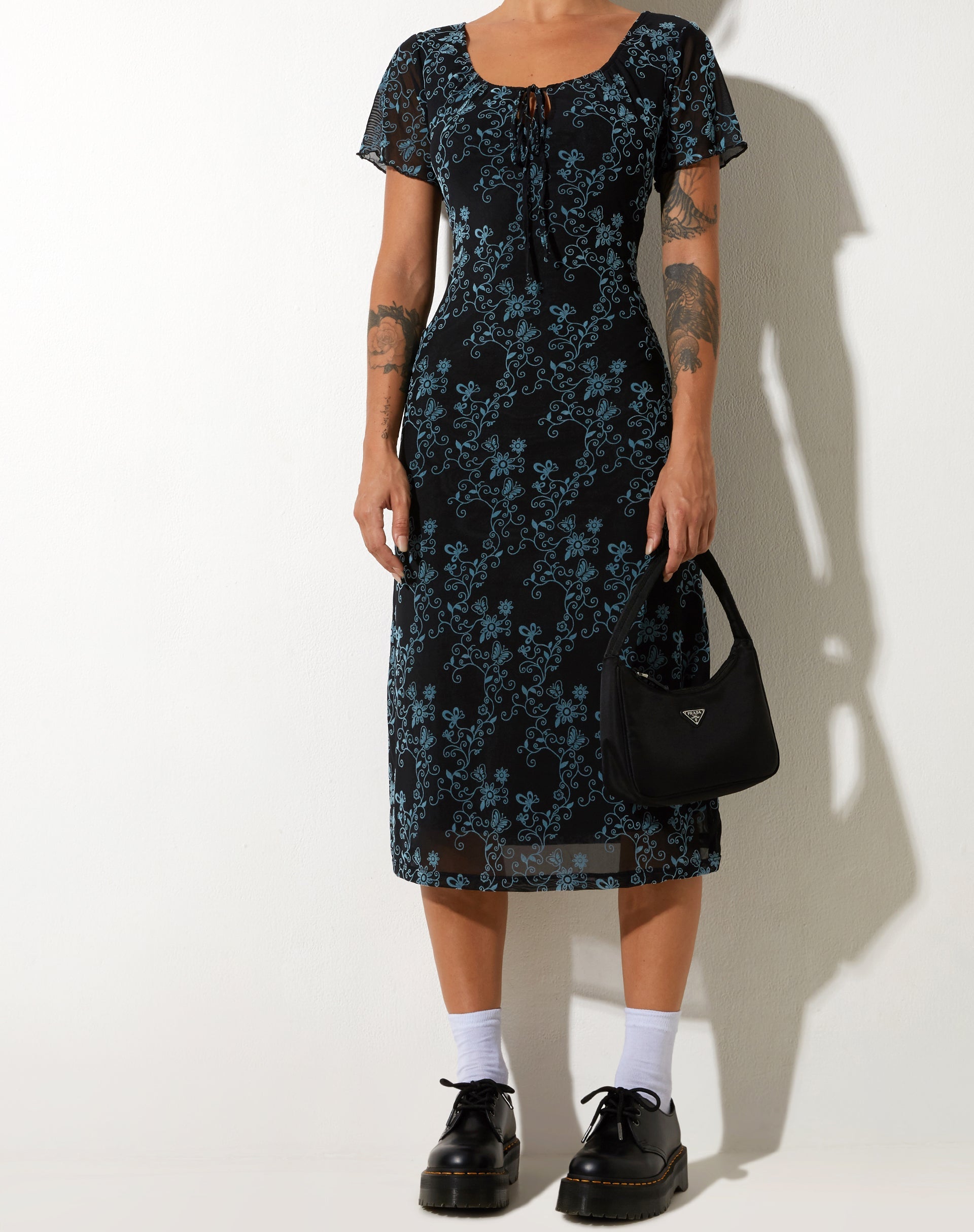immagine di Lorani Midi Dress in Butterfly Vine Flock Blu