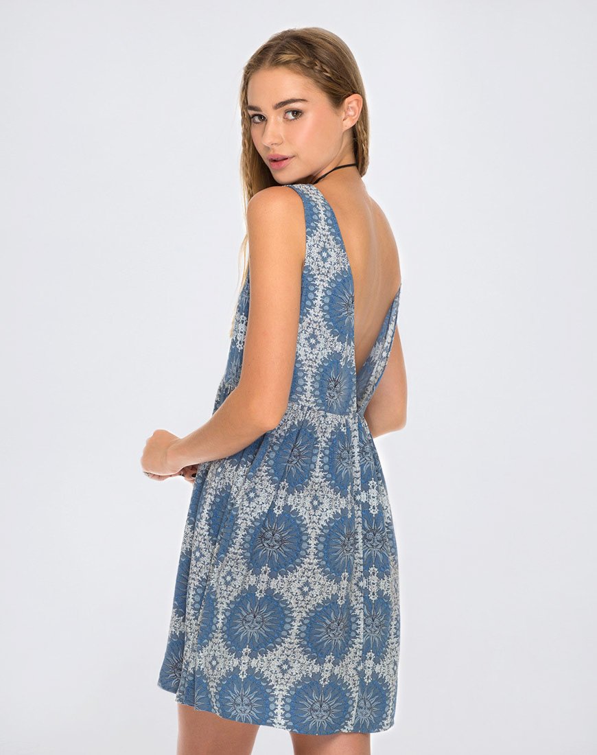 Abito Lyre in Moon Face Blue