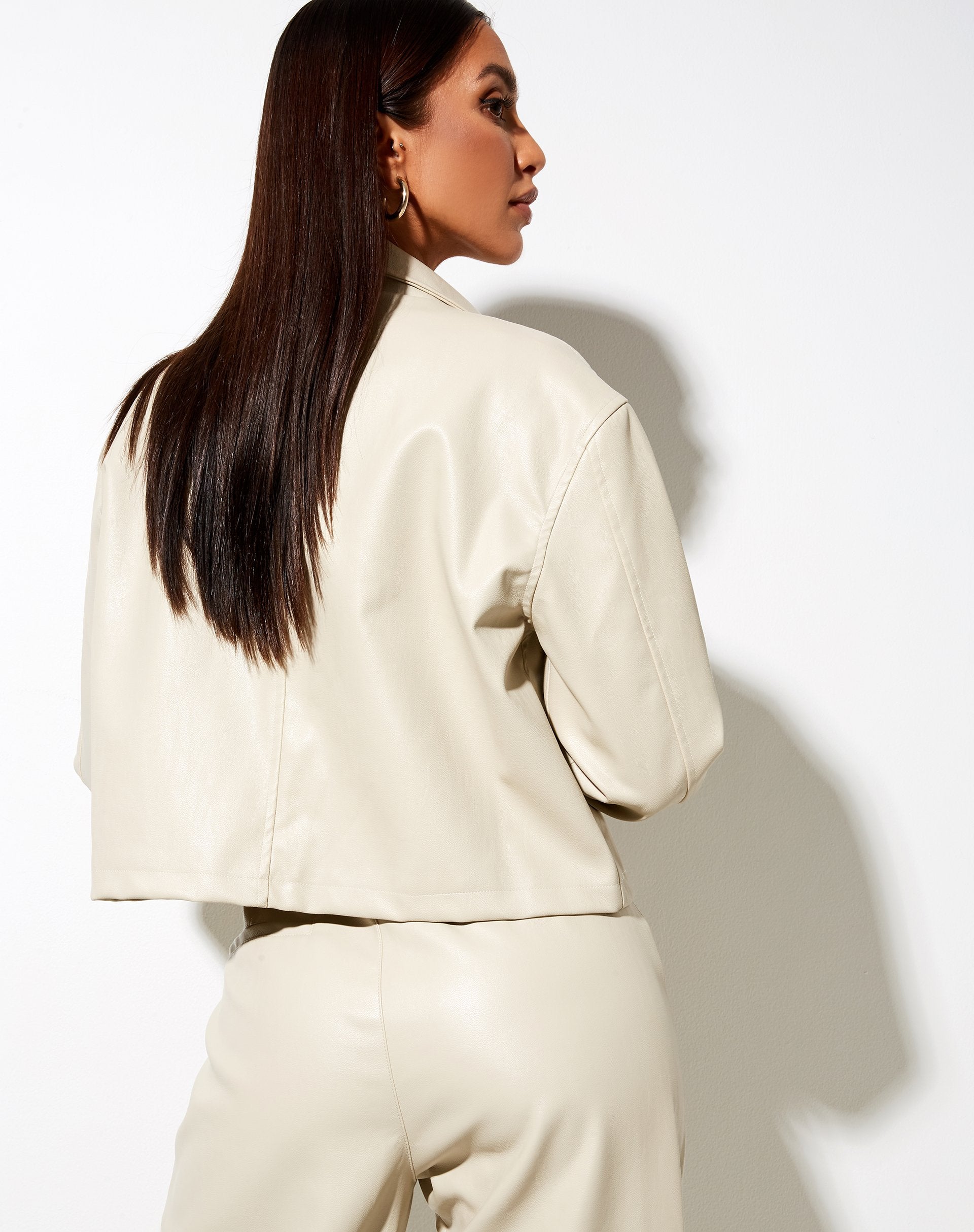 Immagine di Maja Cropped Blazer in Pu Ecru