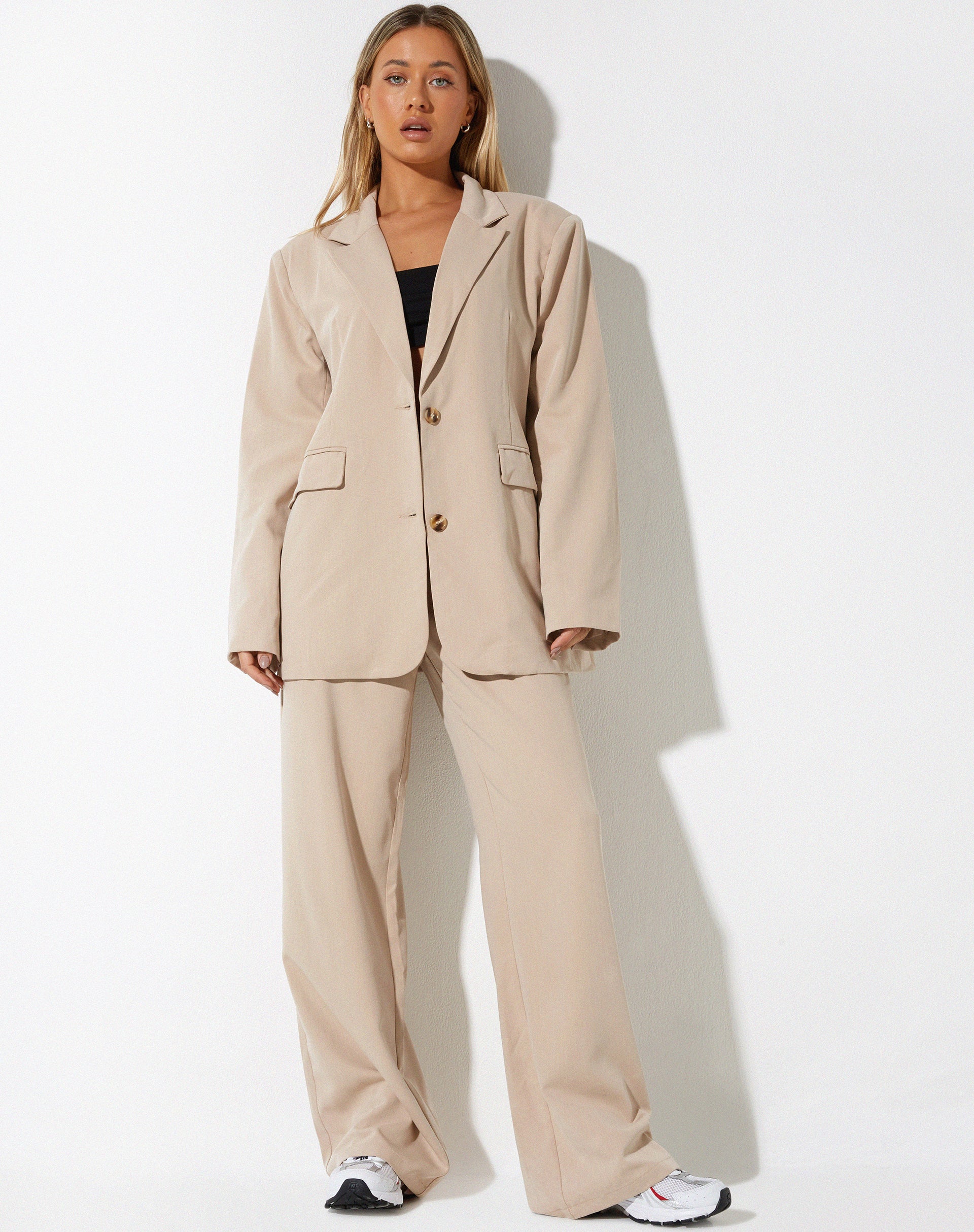 immagine del pantalone Abena in morbido tessuto sartoriale beige