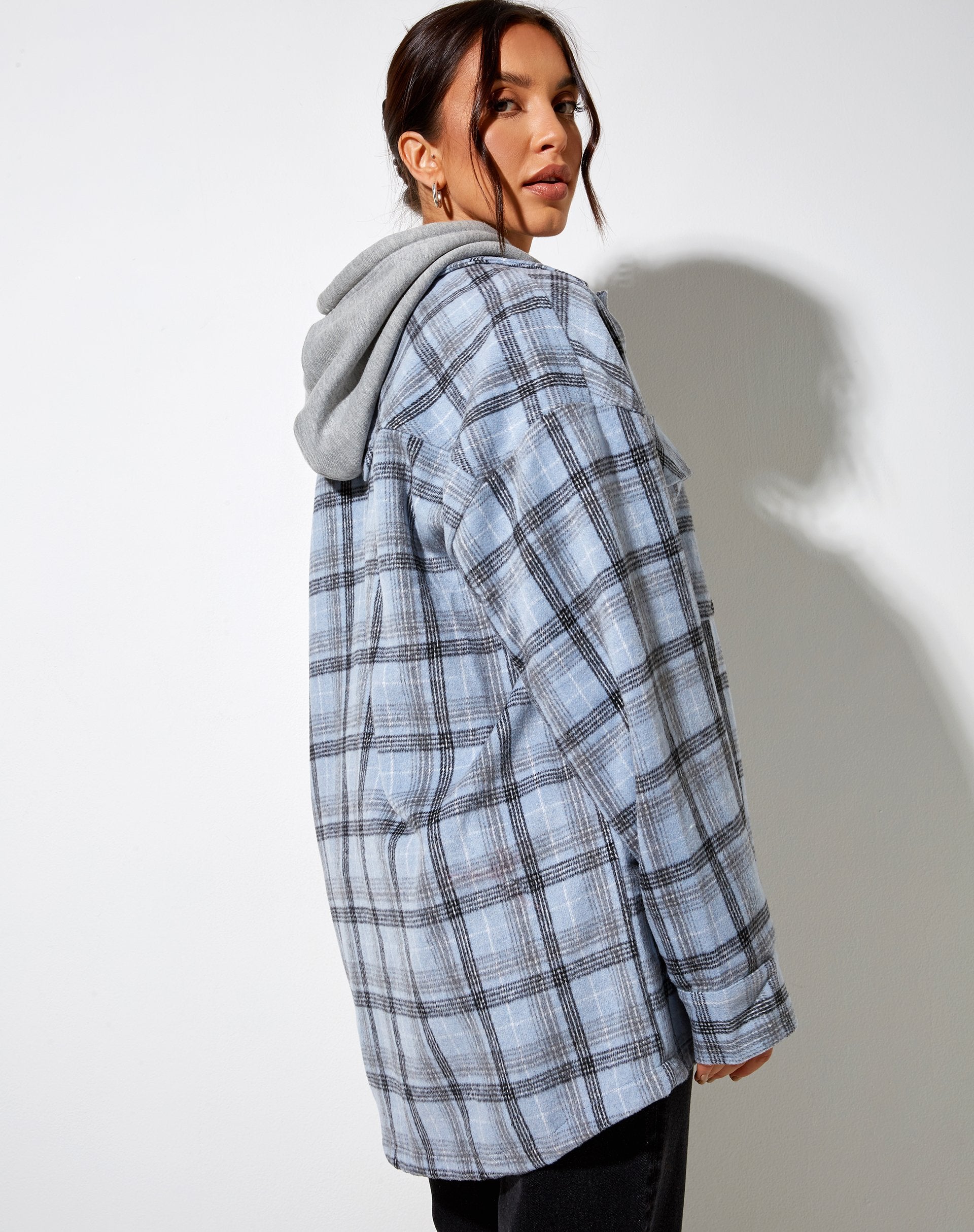Immagine della camicia Marcella a quadri blu e neri