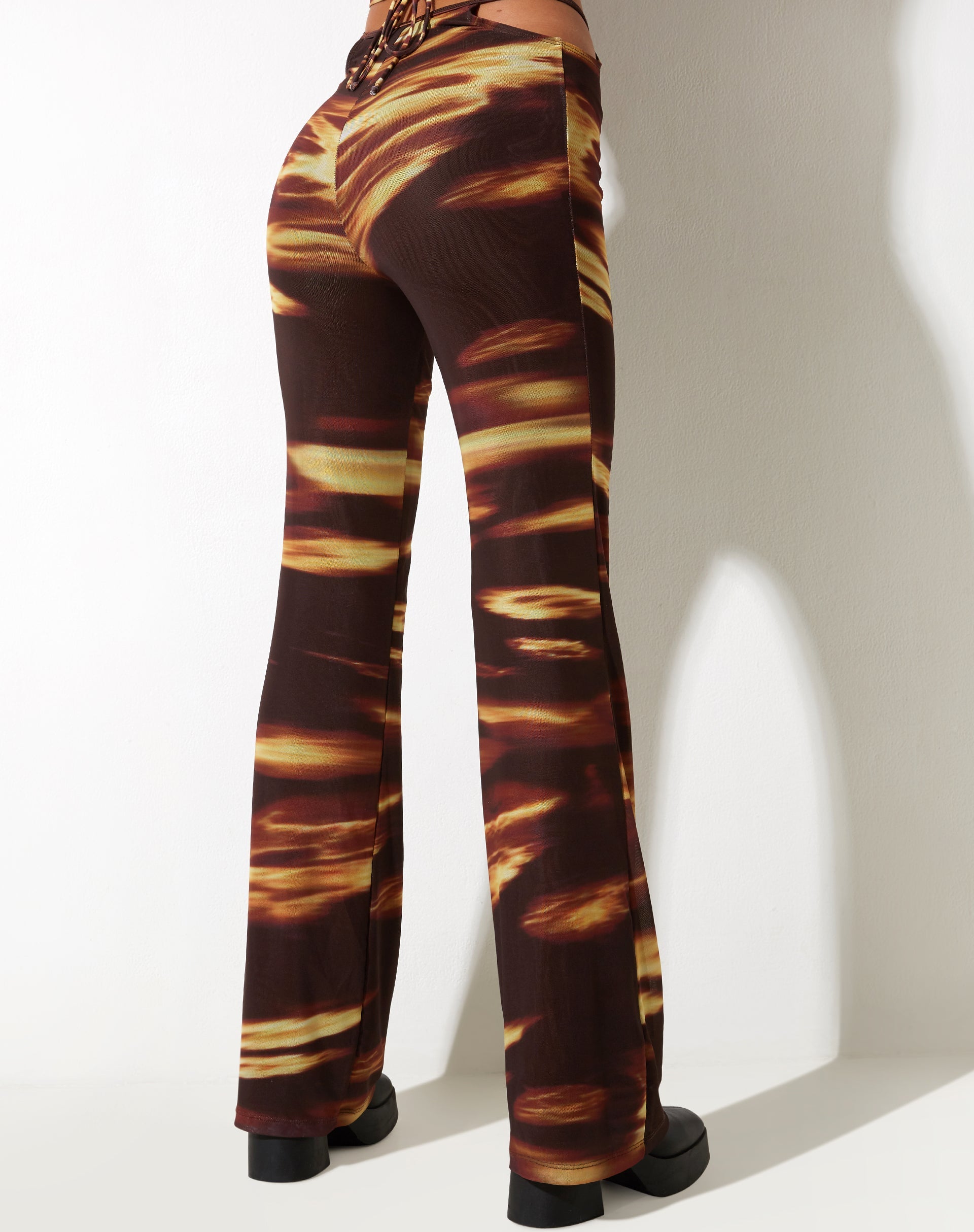 Immagine di MOTEL X IRIS Mares Flare Trouser in Bleach Drip