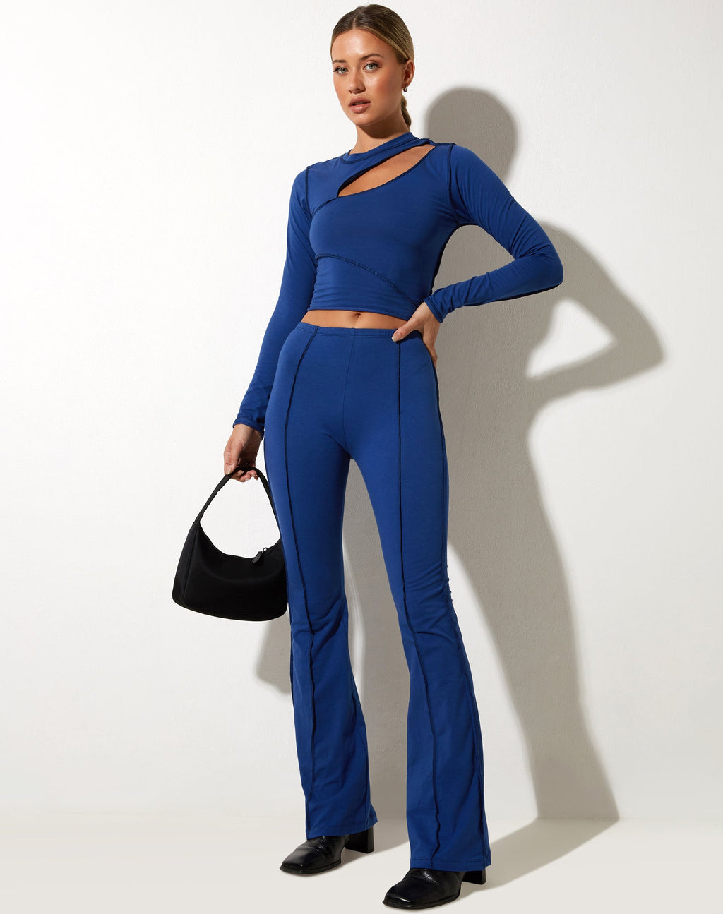 Pantaloni svasati Tais in lycra blu abbagliante