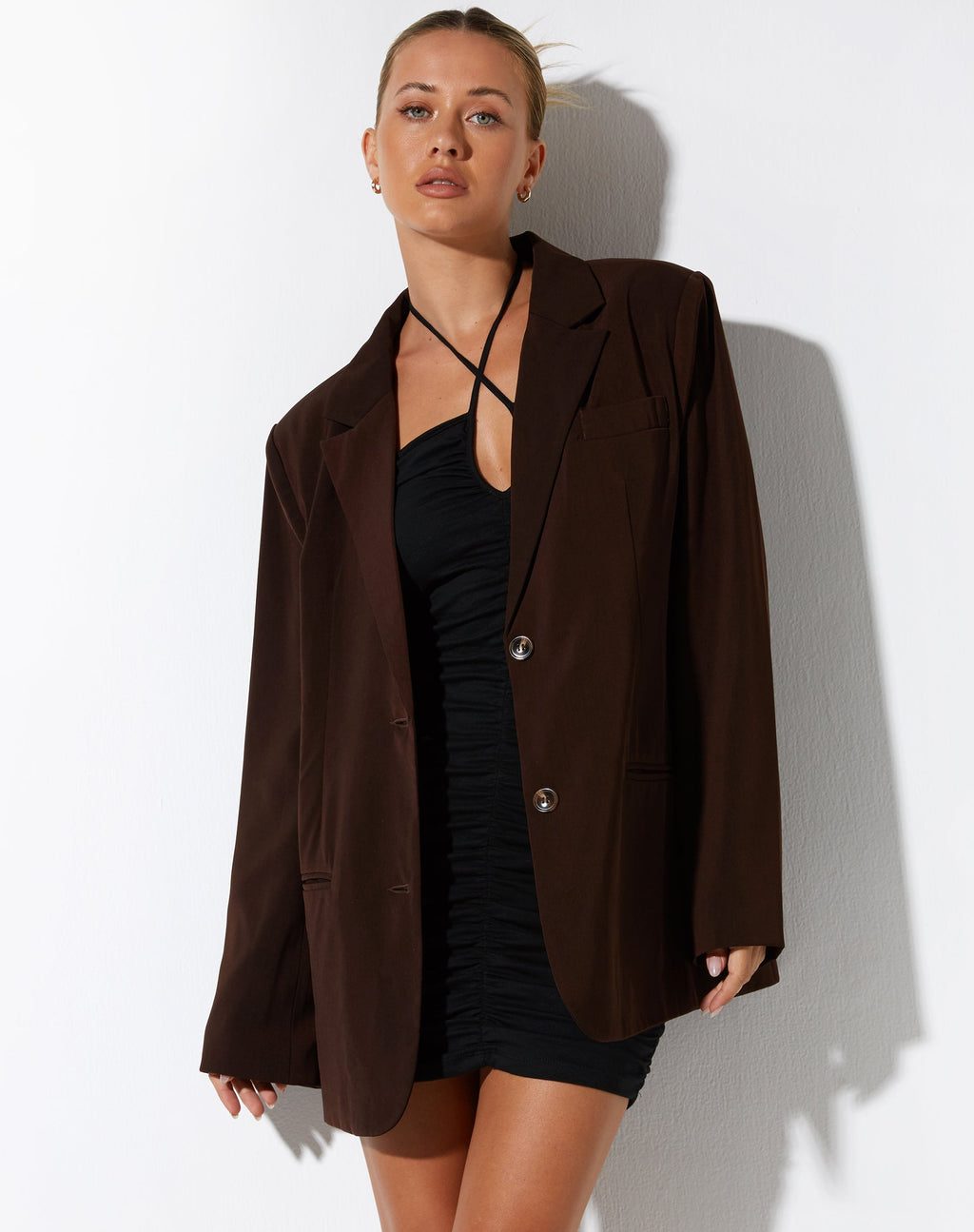 Blazer Mazaya in cioccolato scuro sartoriale