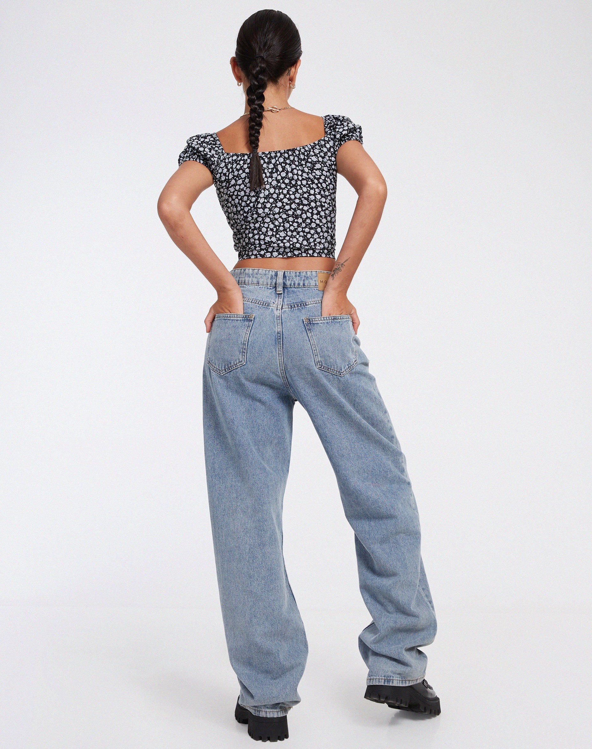 Immagine di Mazu Crop Top in Ditsy Rose Nero