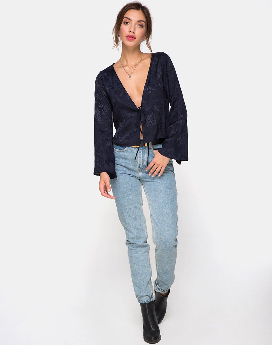 Immagine della blusa Merida in raso rosa navy