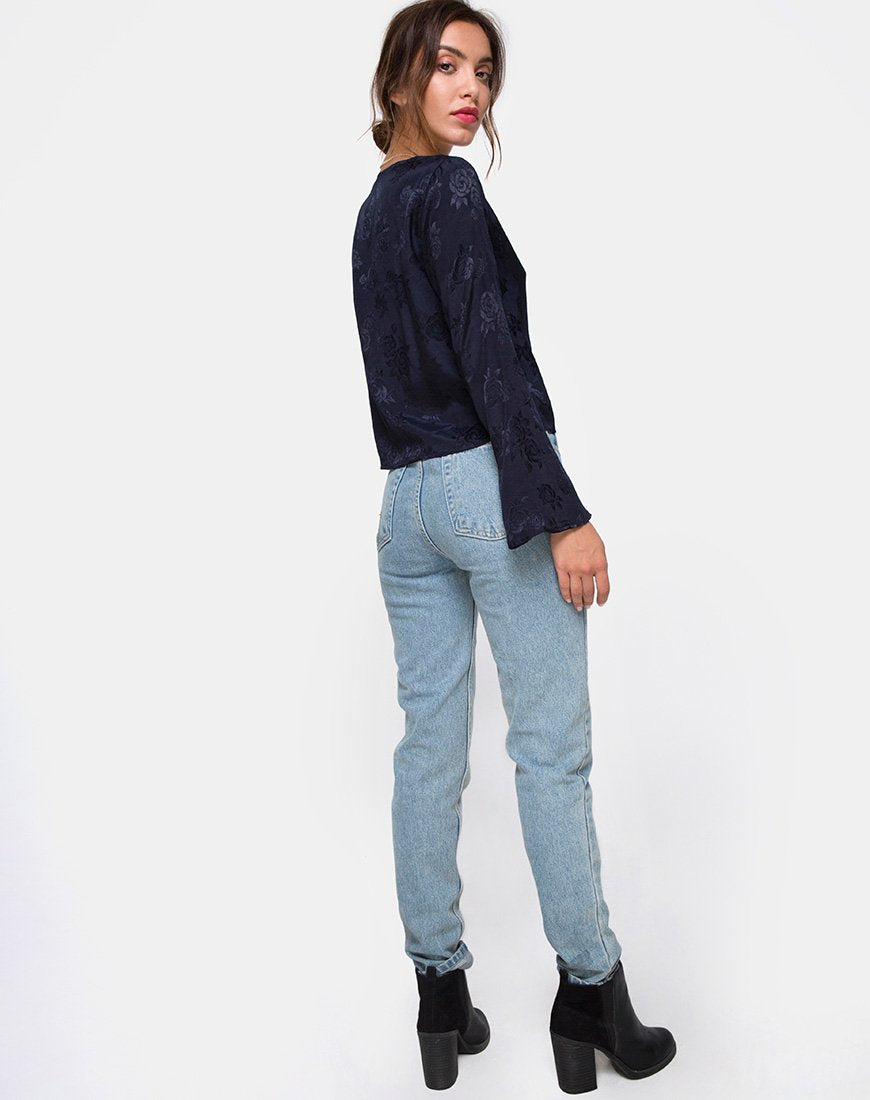Immagine della blusa Merida in raso rosa navy