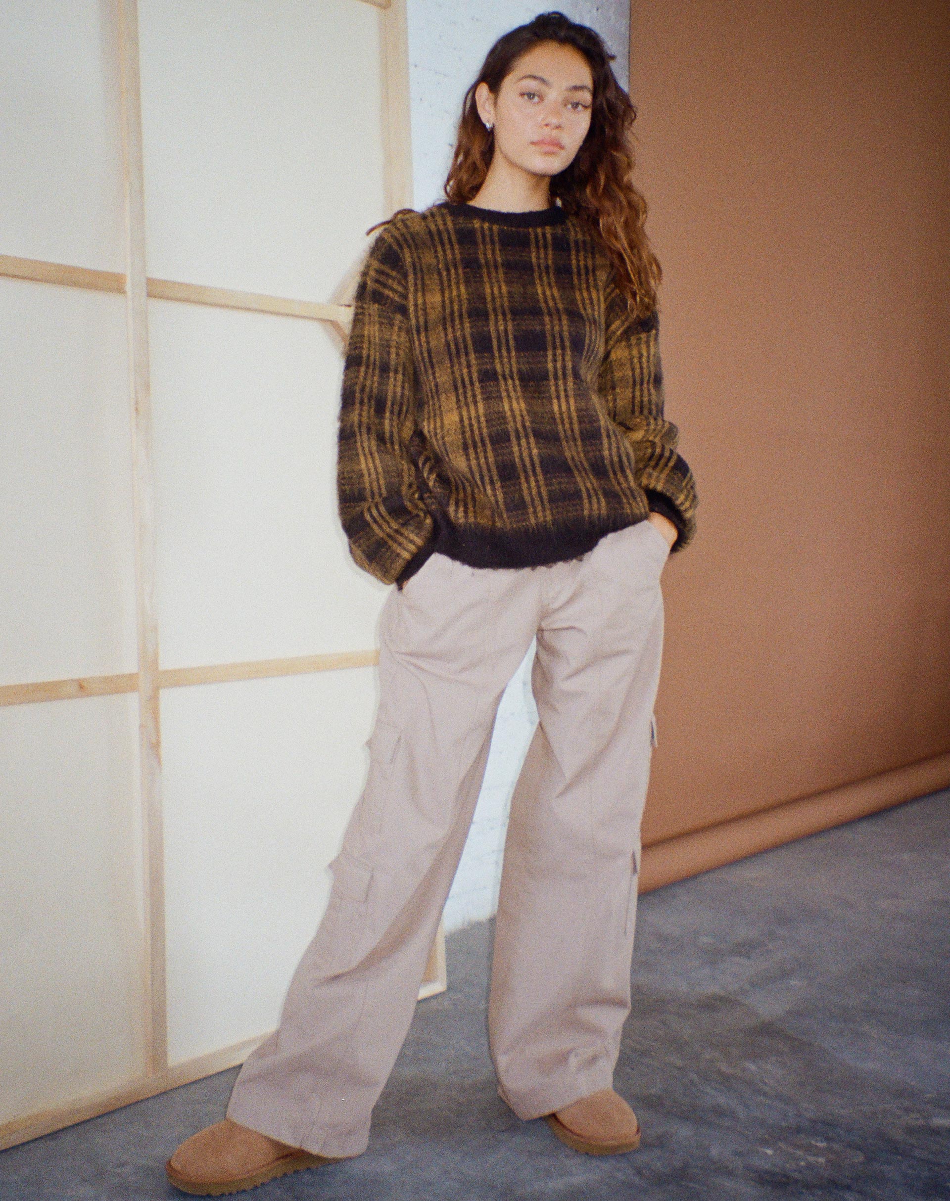 immagine di Mihail Knitted Jumper in nero marrone