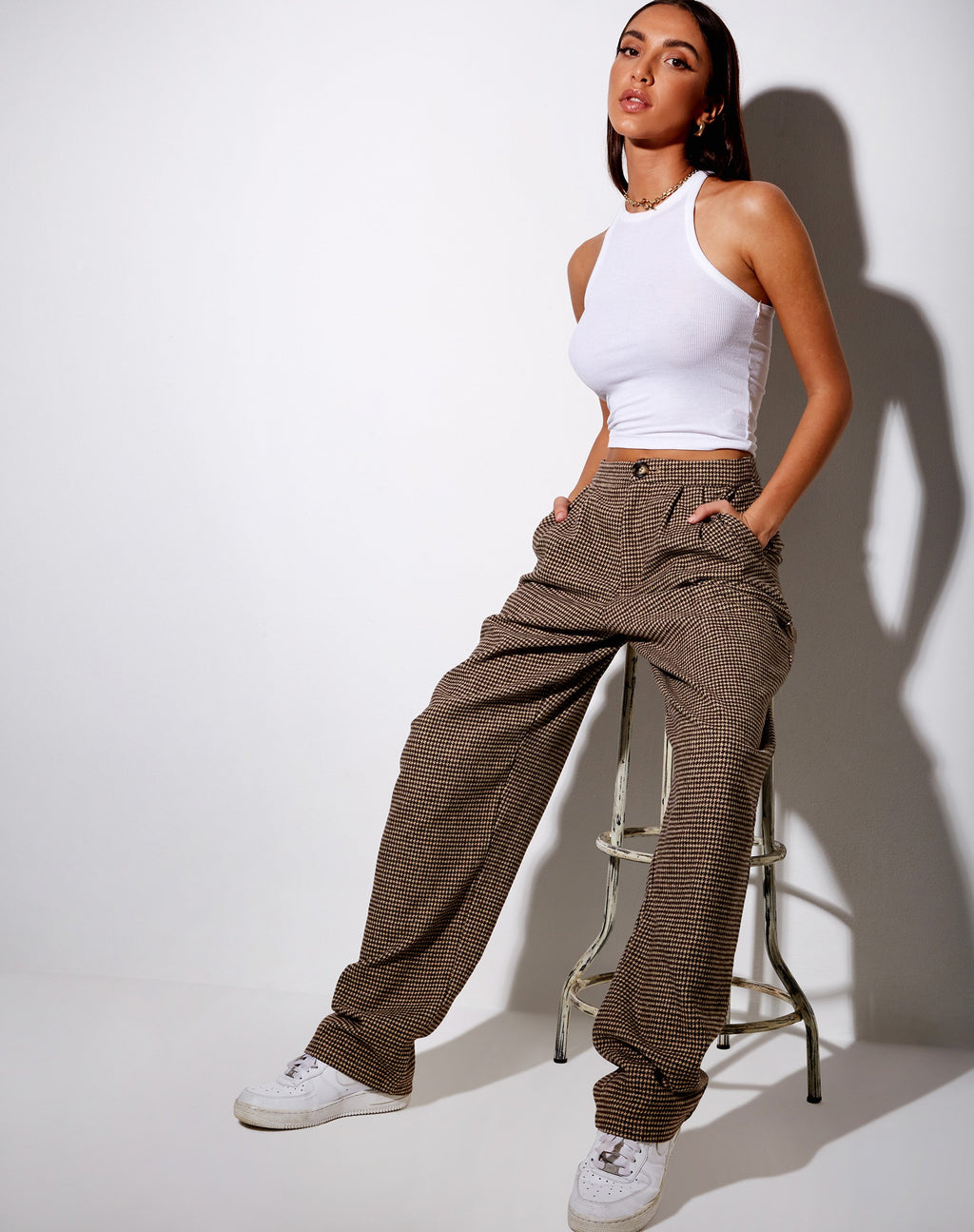 Pantaloni a gamba larga Misha in pied-de-poule marrone
