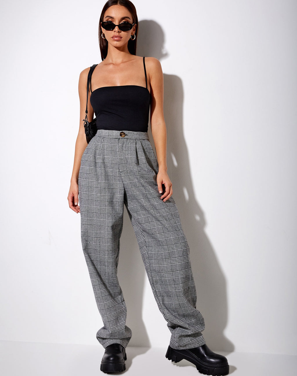 Pantaloni a gamba larga Misha in pied-de-poule nero