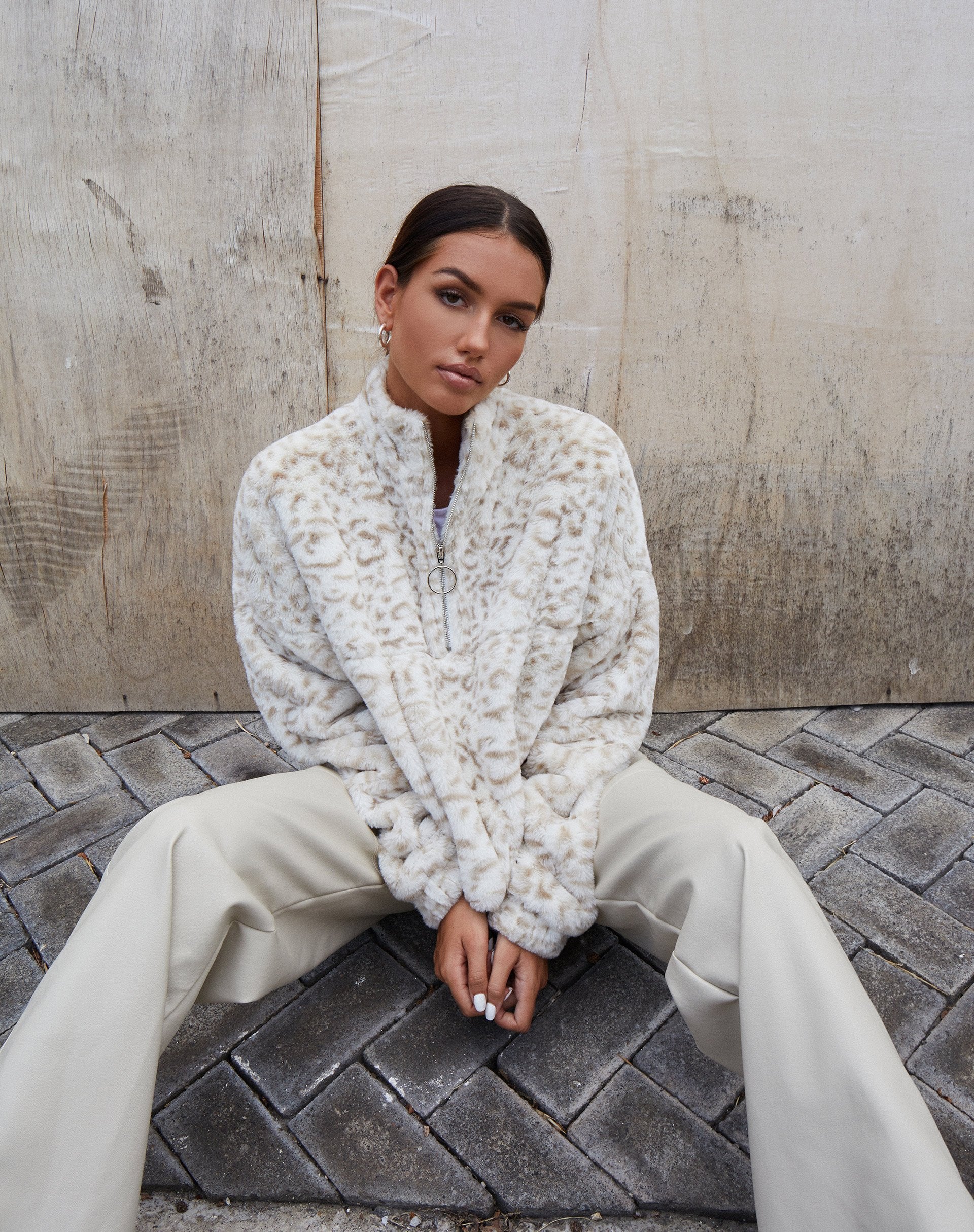 Immagine di Nero Ring Pull Jacket in Animal White e Cream