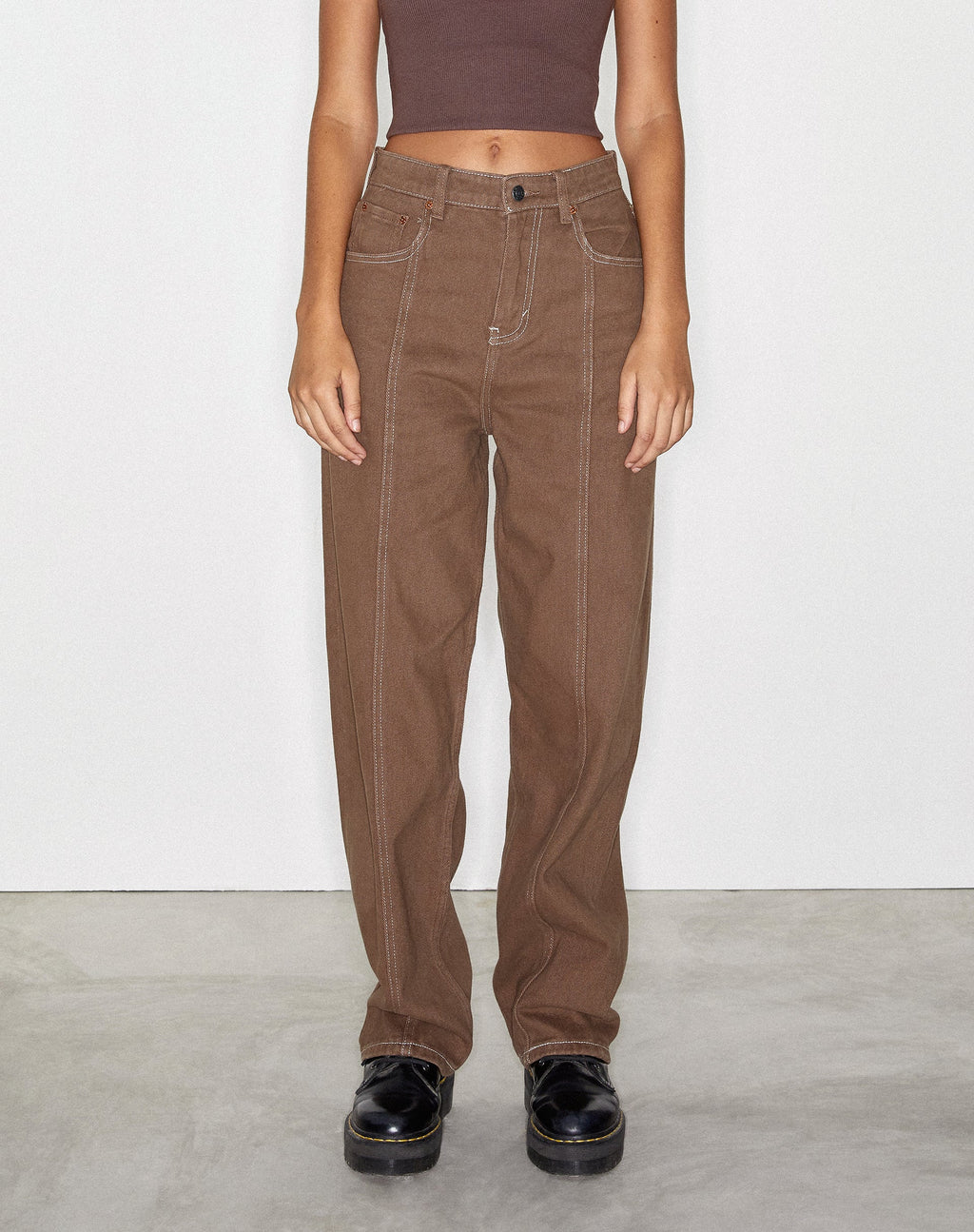 Jeans Seam Parallel in Rich Brown