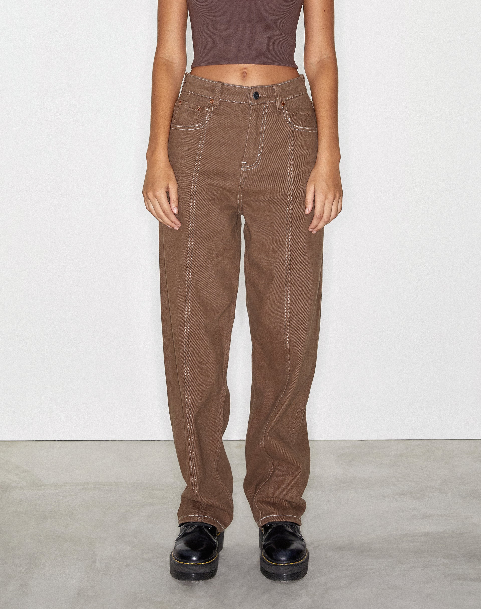 Immagine di Seam Parallel Jeans in Rich Brown