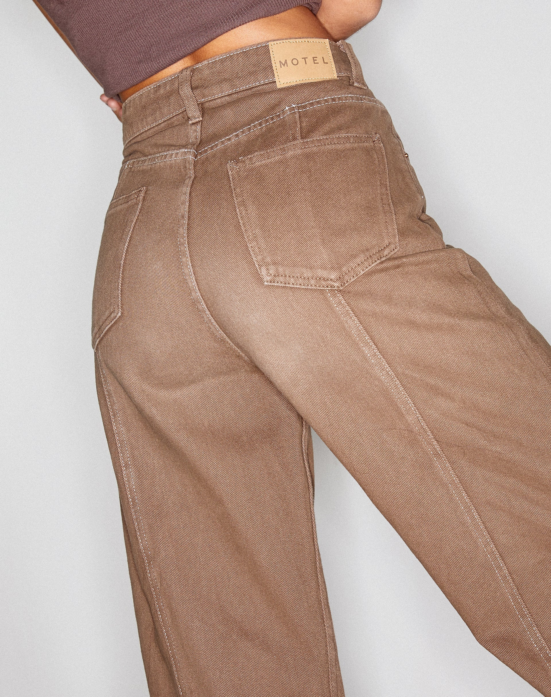 Immagine di Seam Parallel Jeans in Rich Brown