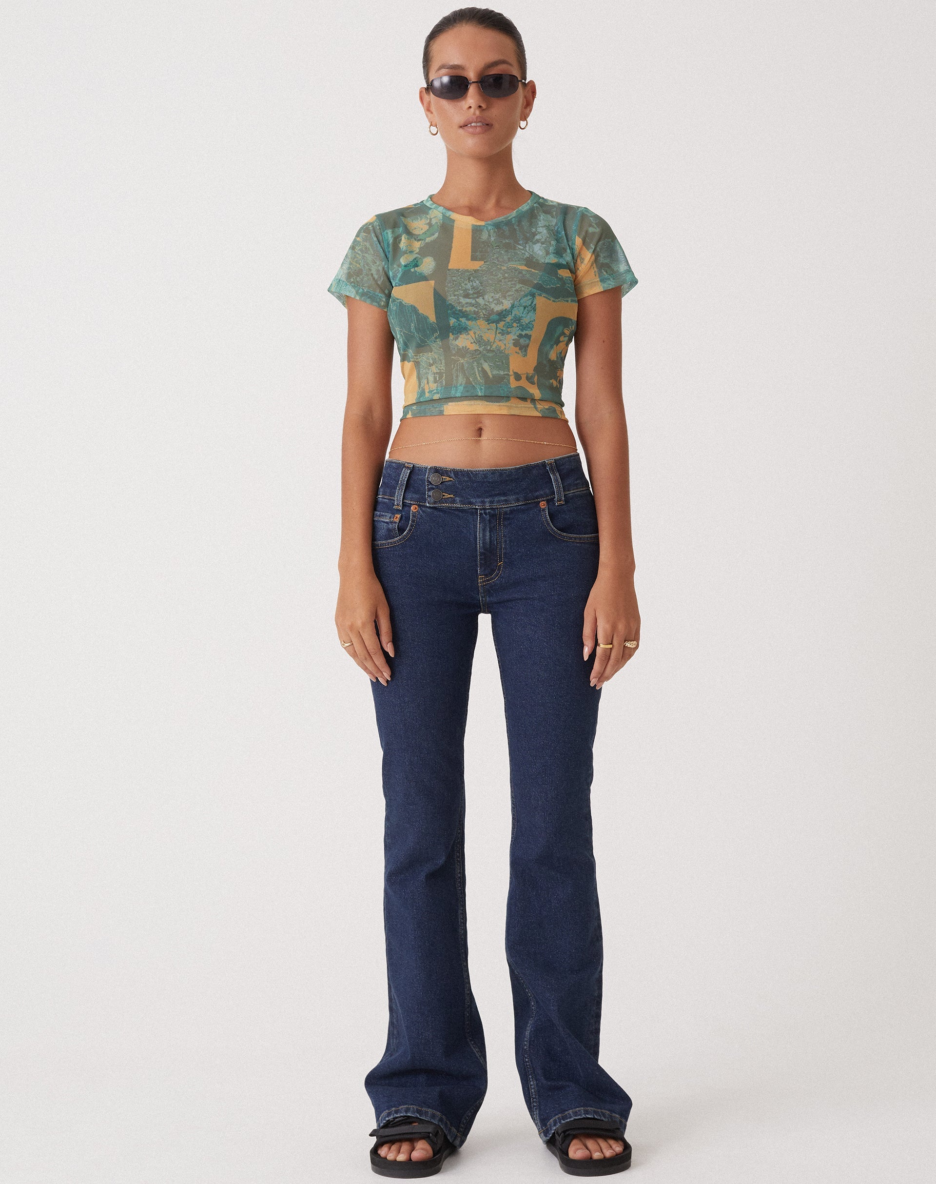 immagine di MOTEL X OLIVIA NEILL Jeans Bootleg a vita bassa con lavaggio vintage scuro