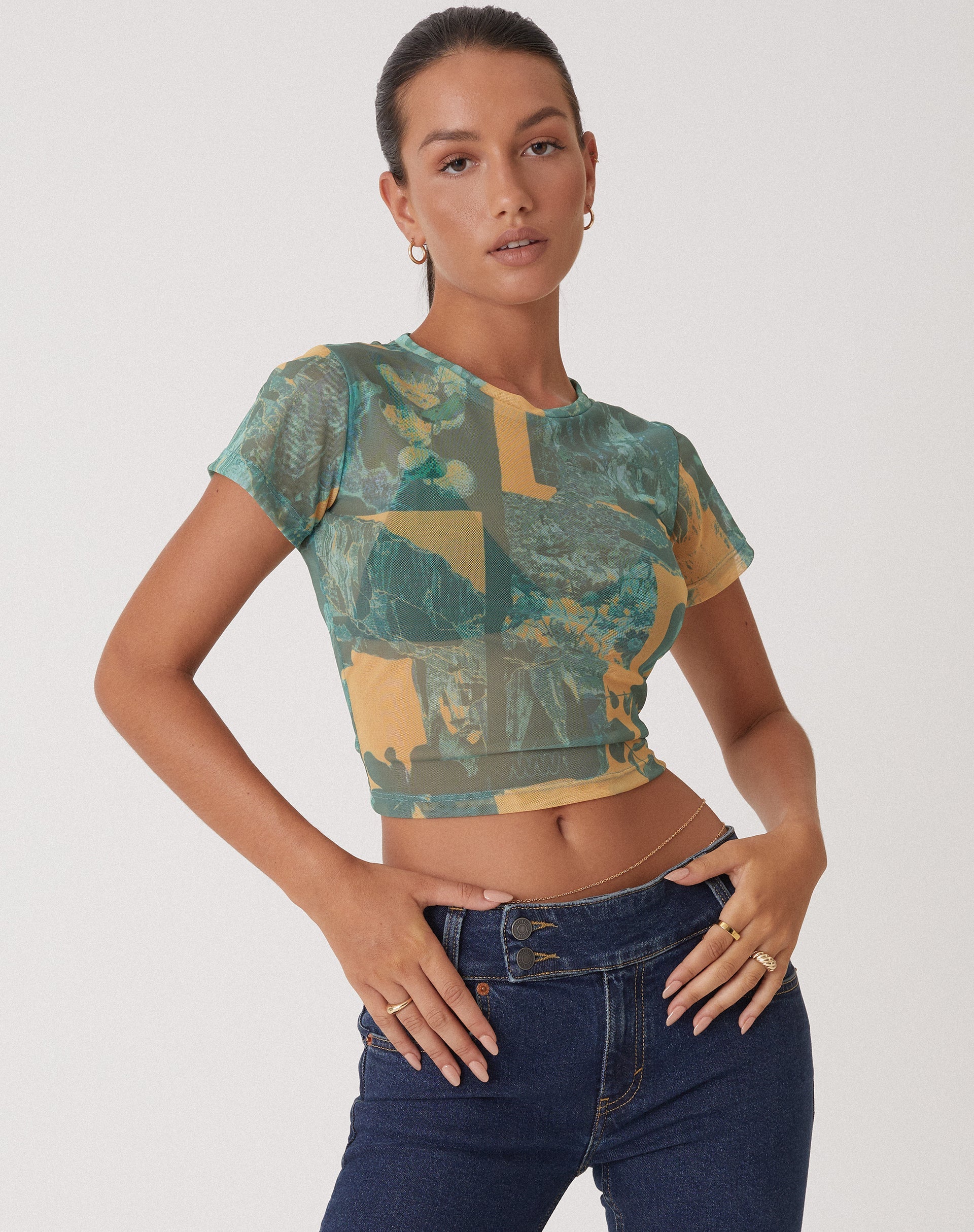 immagine di Motel x Olivia Neill Zora Top in Collage Floral Shadow Green