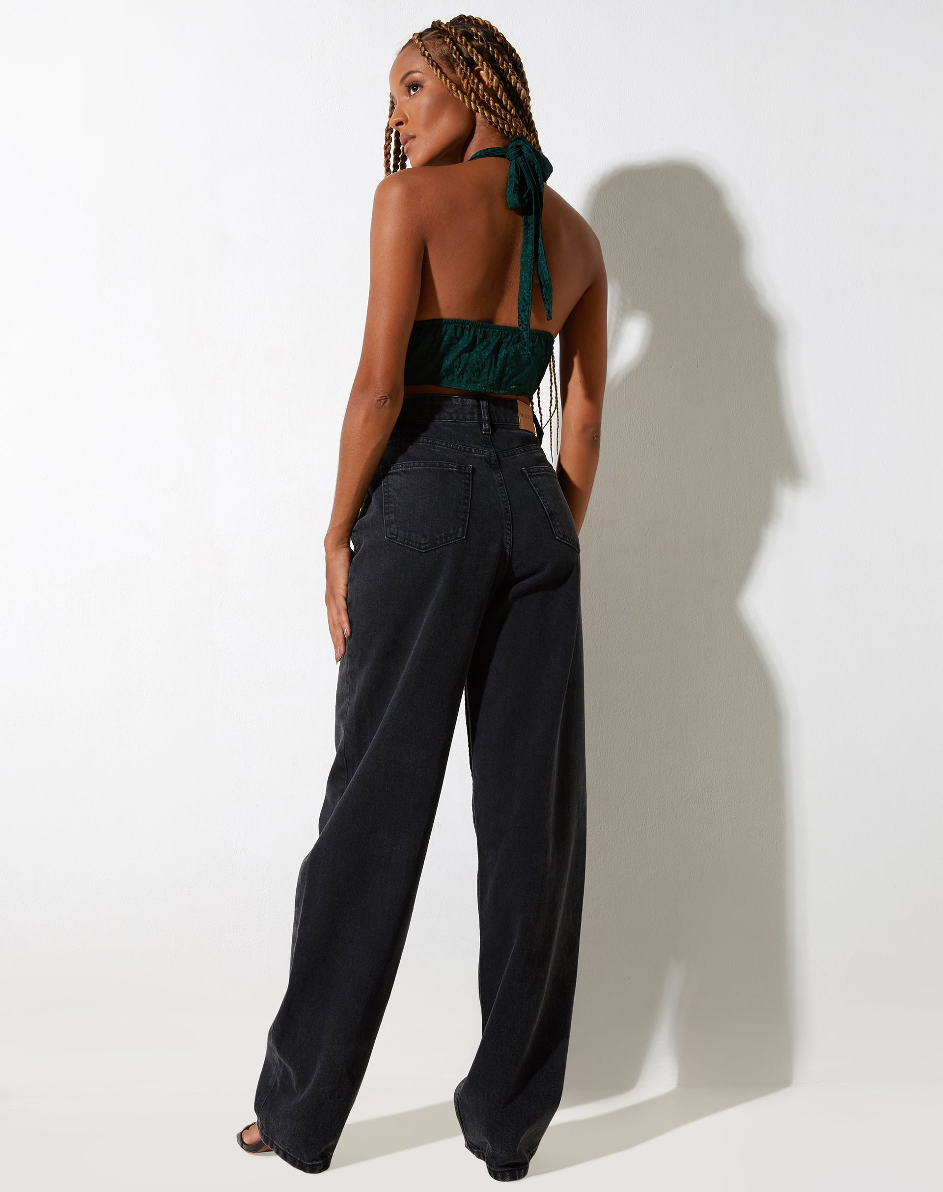 Immagine di Nanda Crop Top in satin ghepardo verde bosco