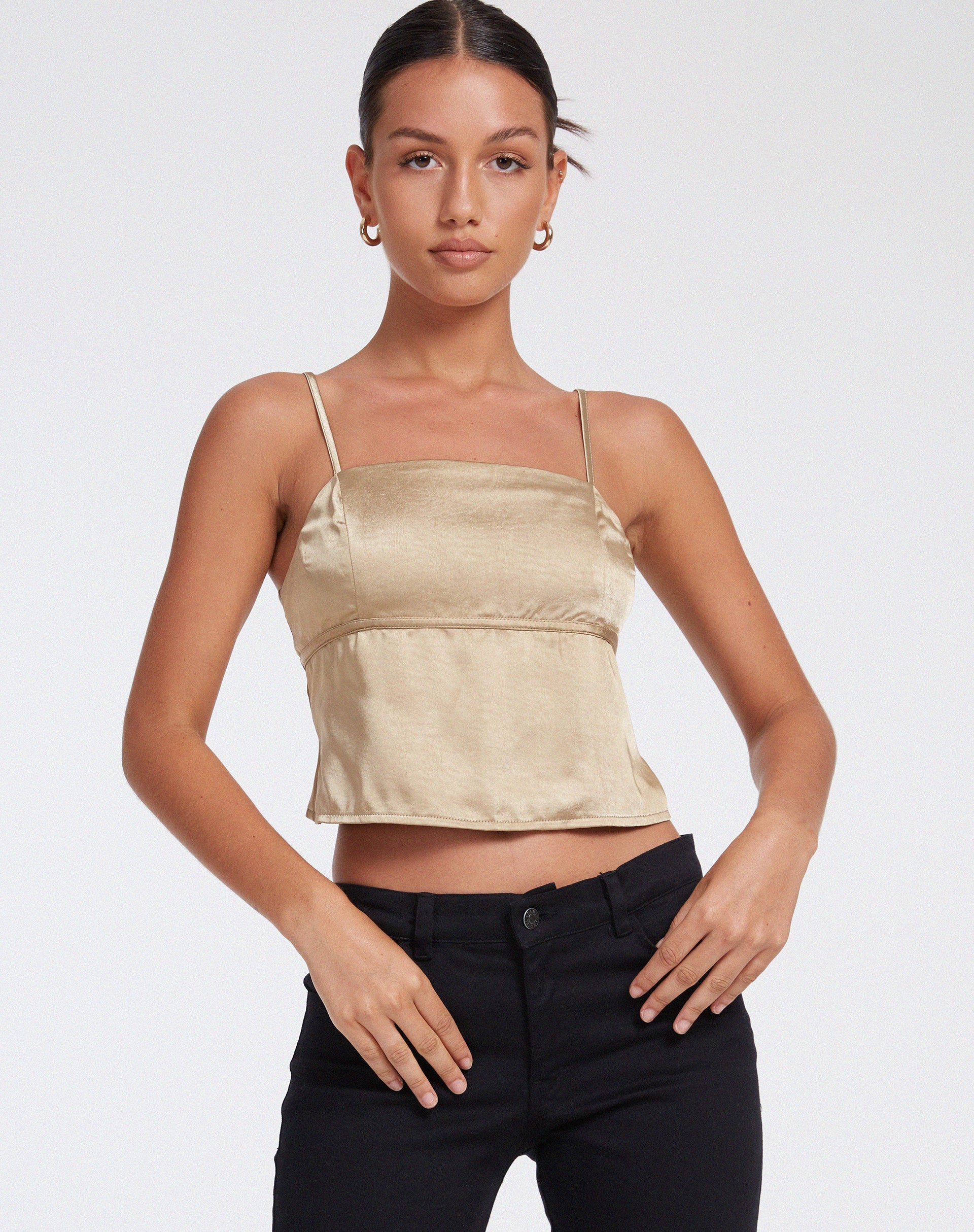 immagine di Nandina Top in Satin Olive Gold