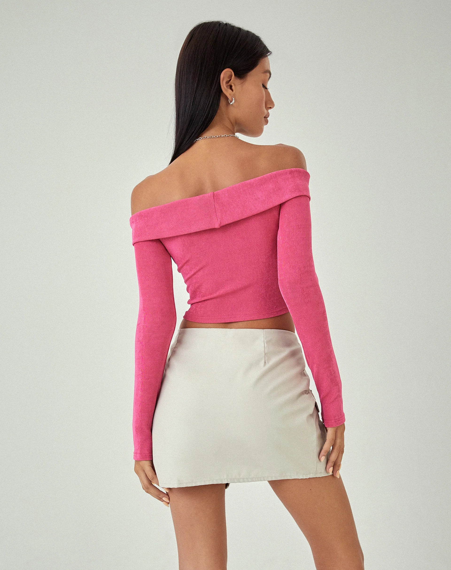 immagine di MOTEL X JACQUIE Nasari Bardot Crop Top in Magenta