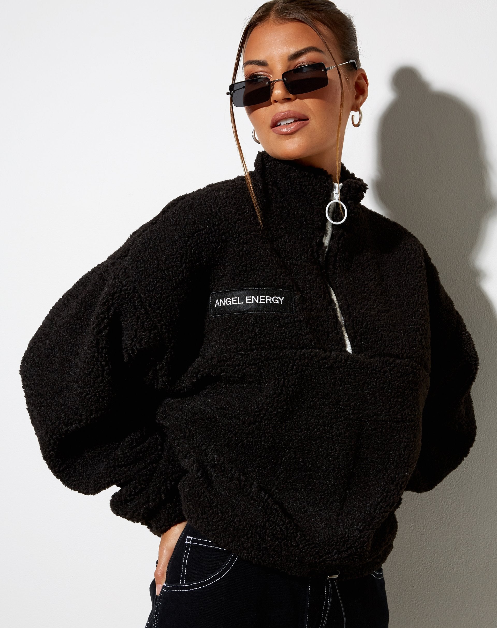 Immagine di Nero Jumper in Borg Black Angel Energy Label