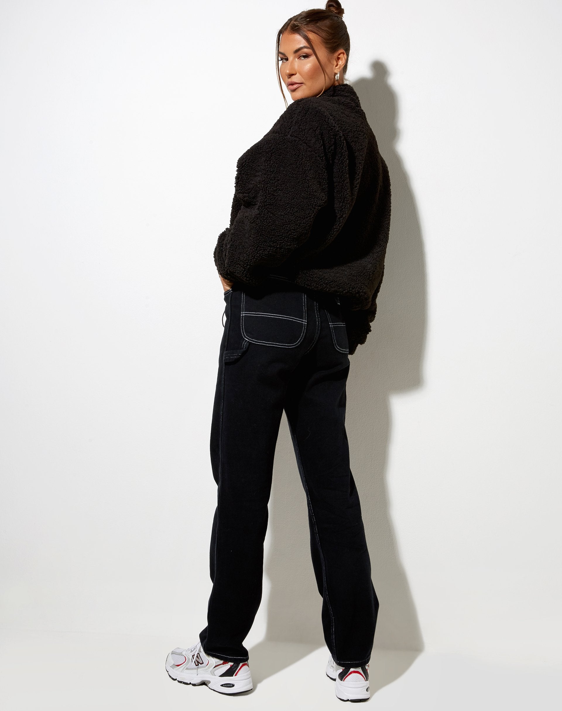 Immagine di Nero Jumper in Borg Black Angel Energy Label