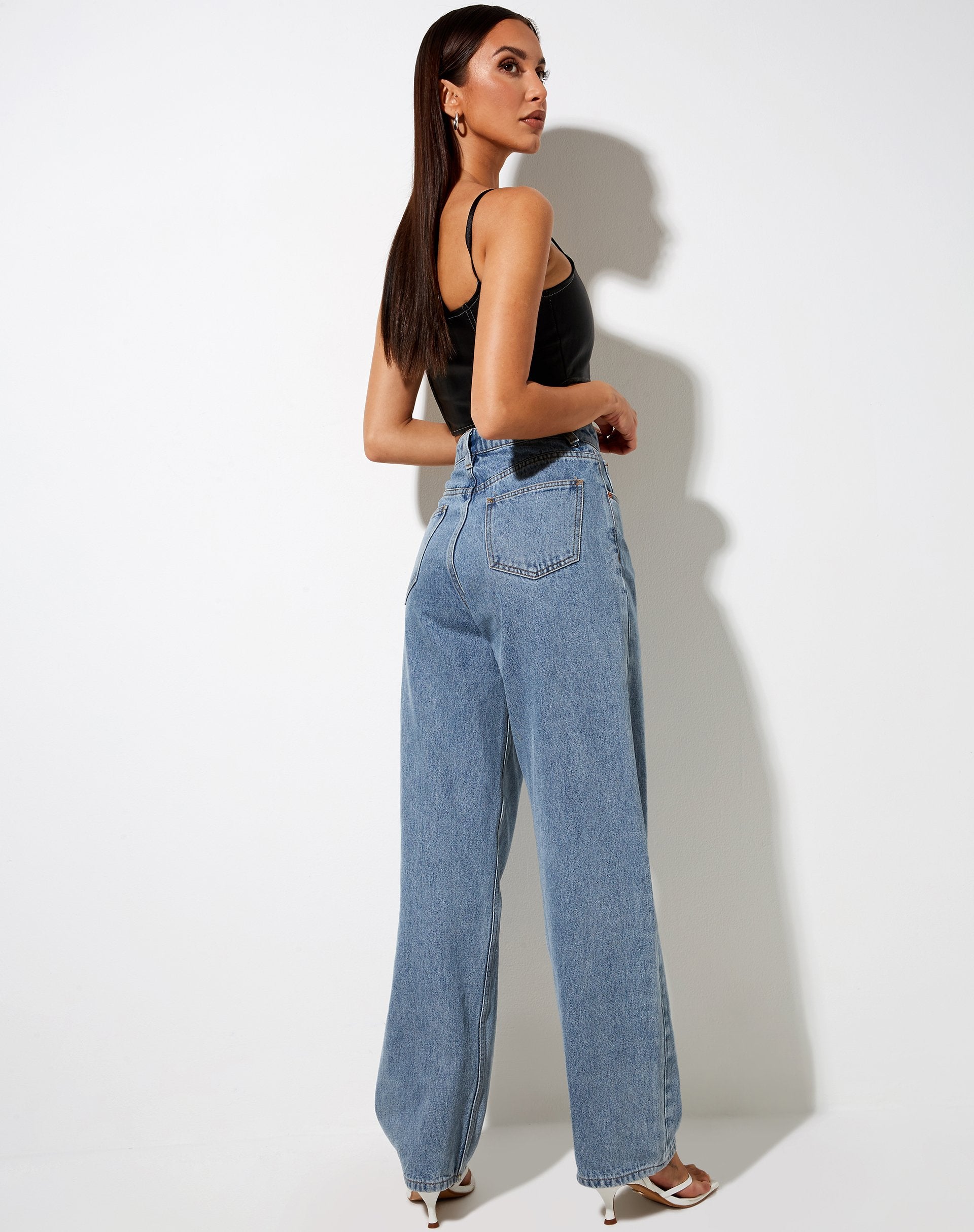 Immagine di Nindy Crop Top in PU nero con punto bianco