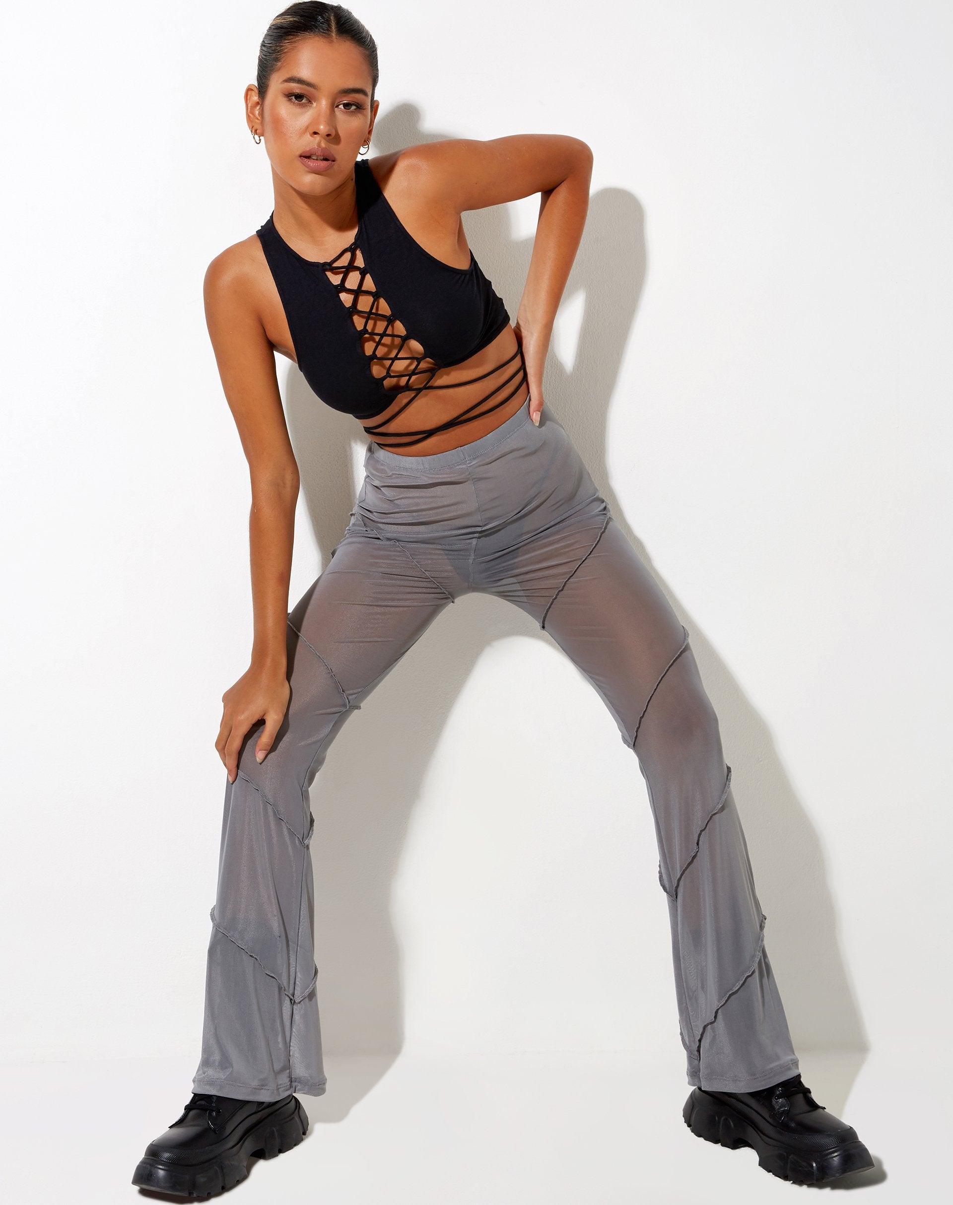 Immagine di Nizam: pantalone svasato in mesh grigio