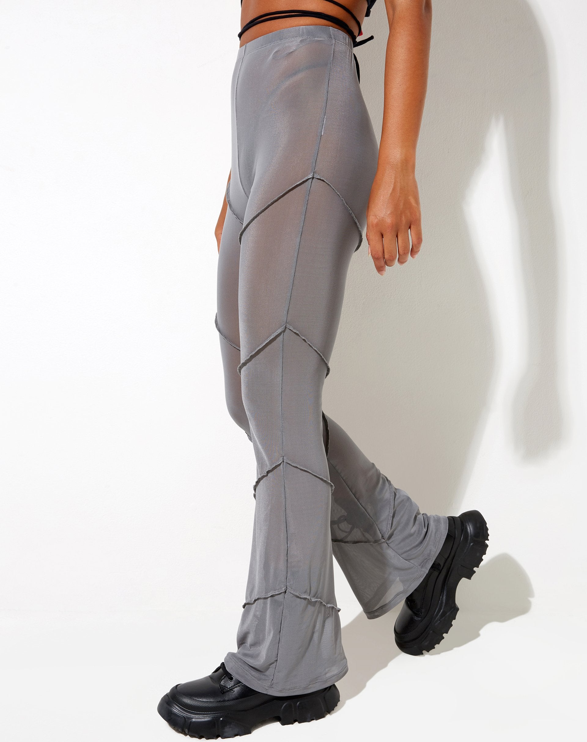 Immagine di Nizam: pantalone svasato in mesh grigio