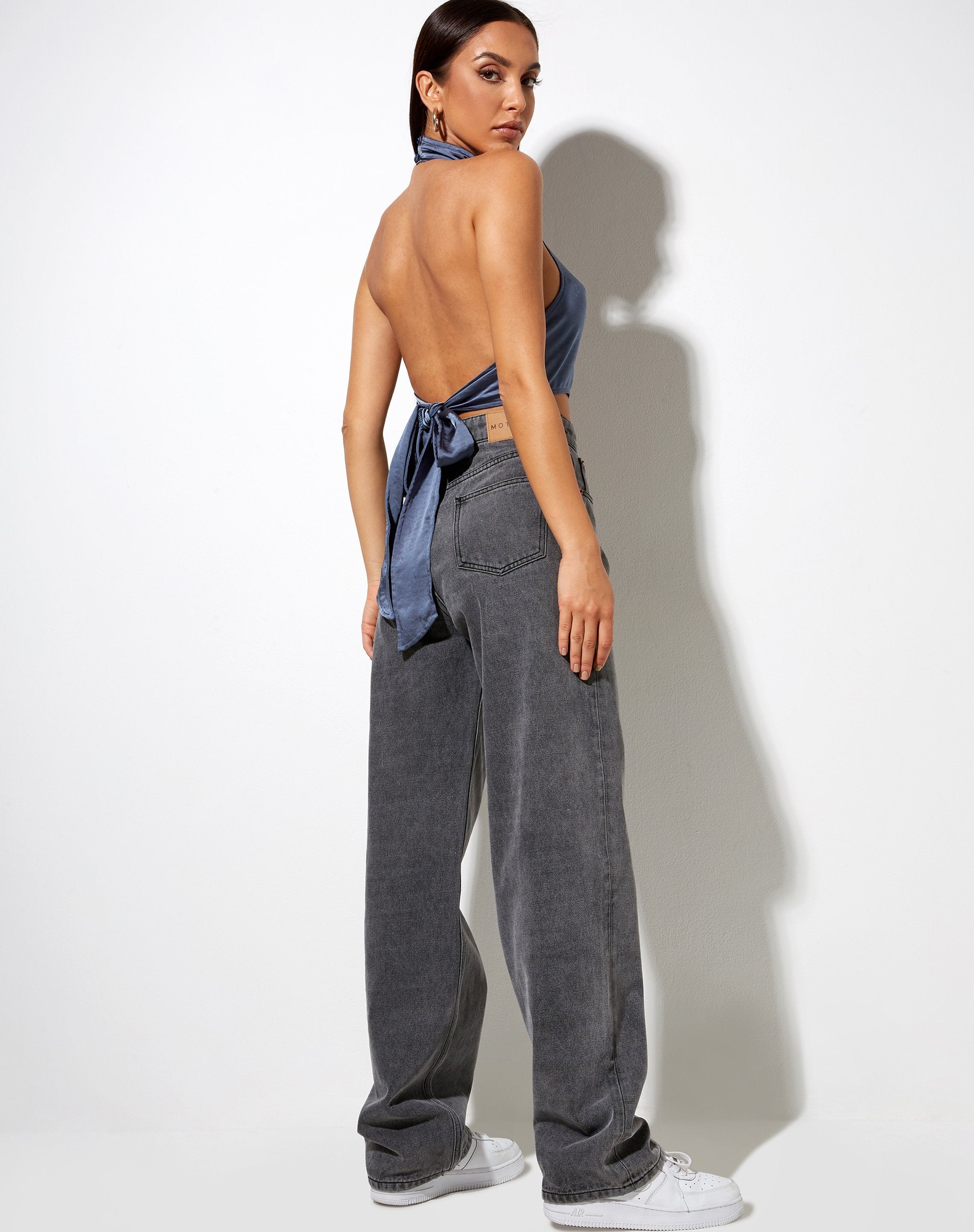 Immagine di Noela Crop Top in raso blu ardesia