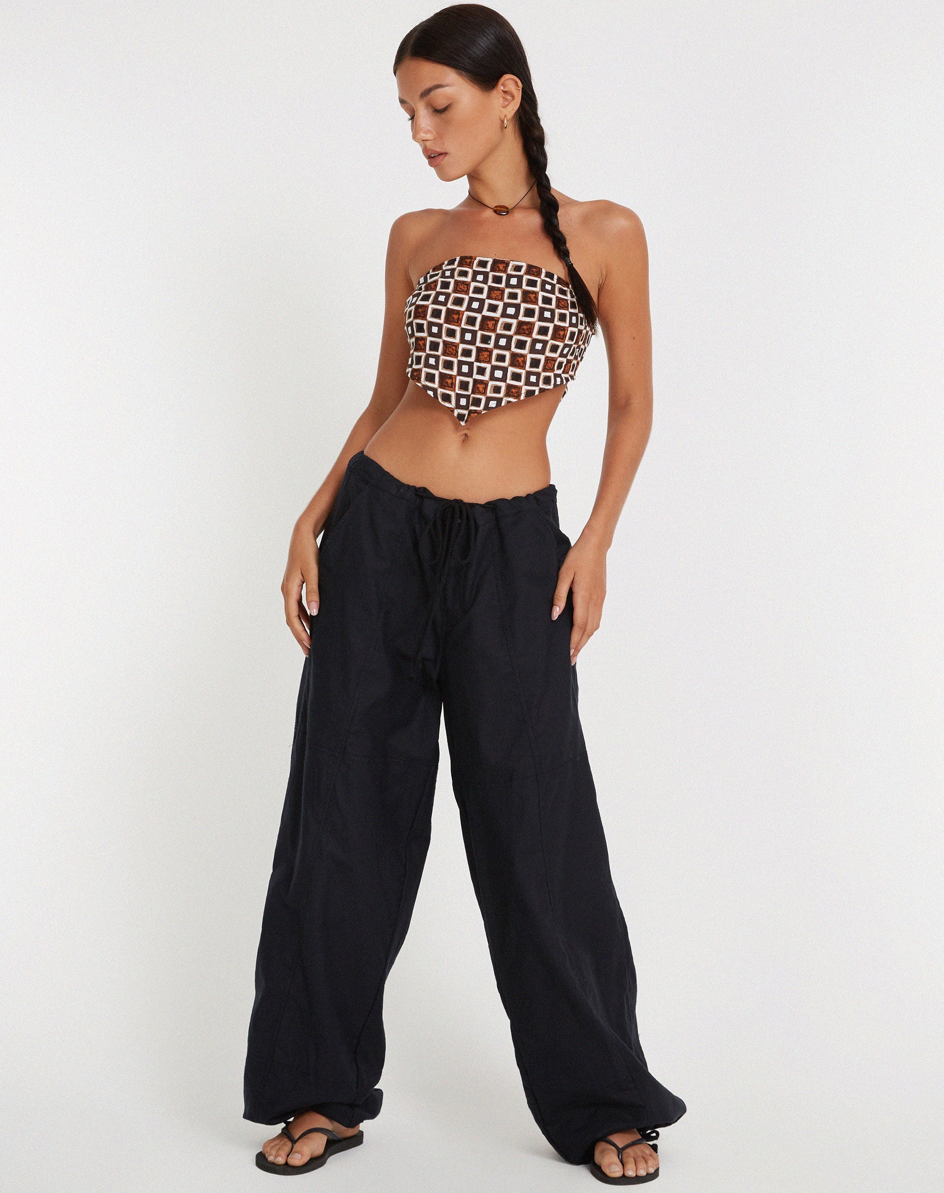 Immagine di Nolda Crop Top su 90s Geo Brown