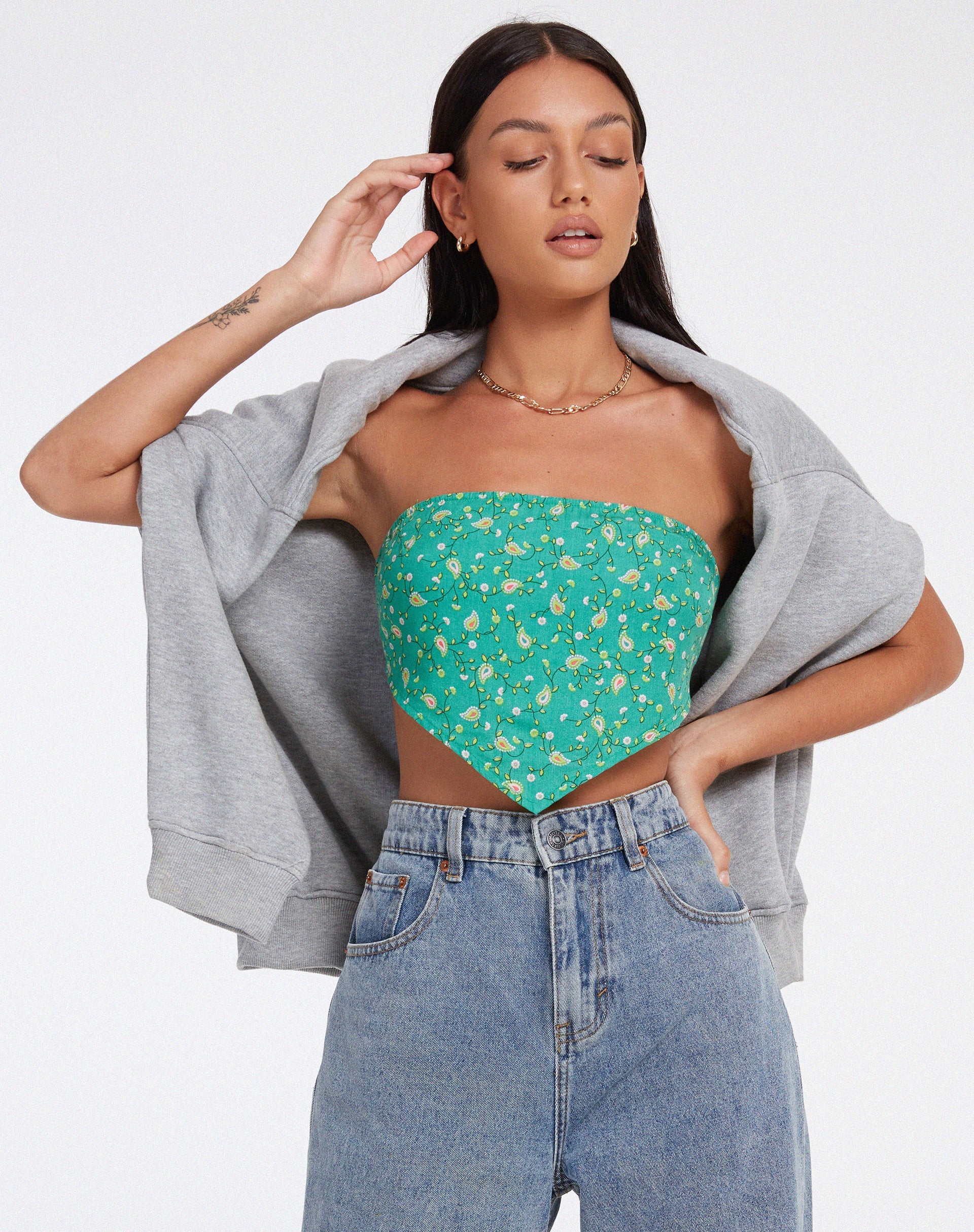 Immagine di Nolda Crop Top in verde Paisley Fun