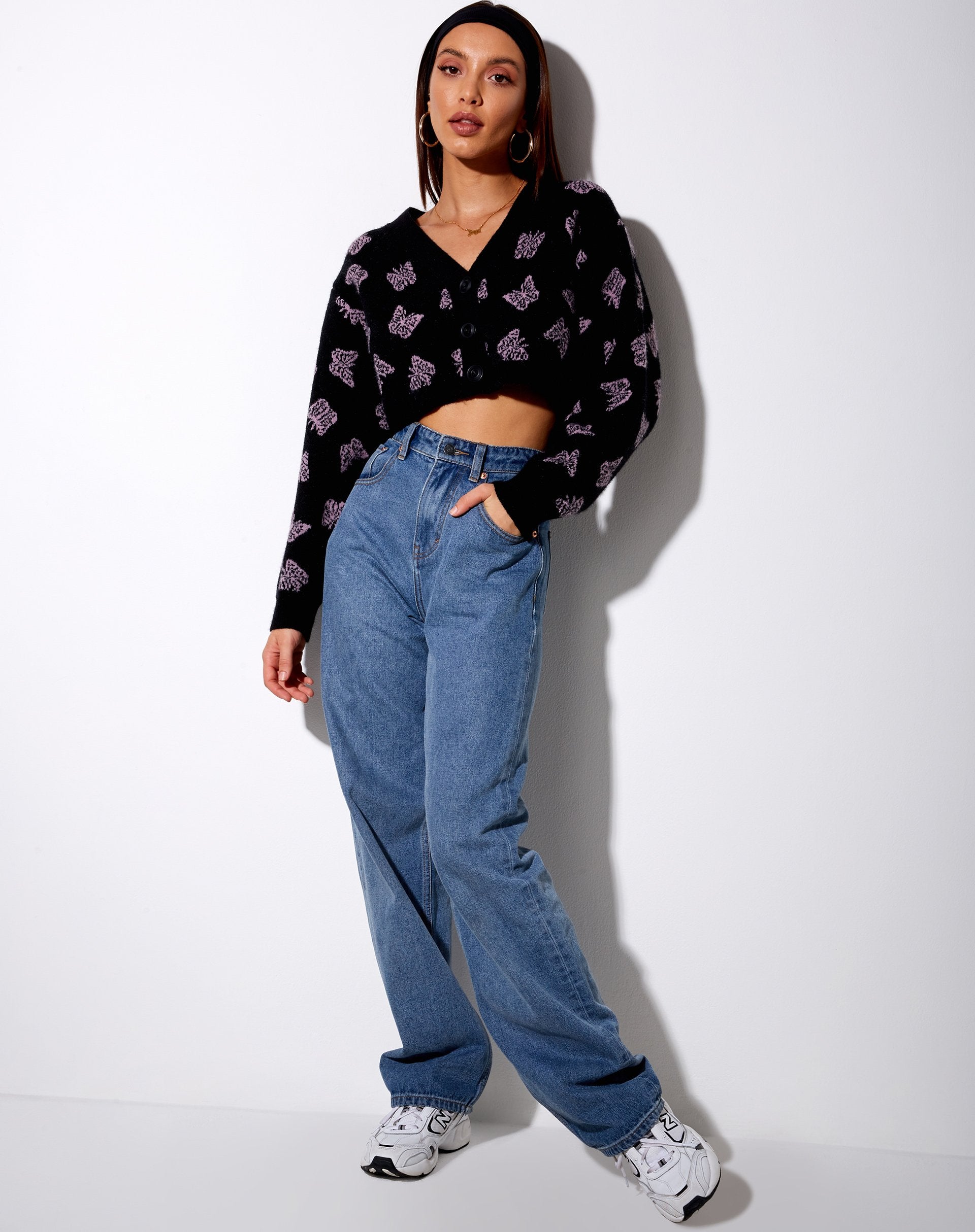 Immagine di Olina Cropped Cardigan in nero e viola Butterfly