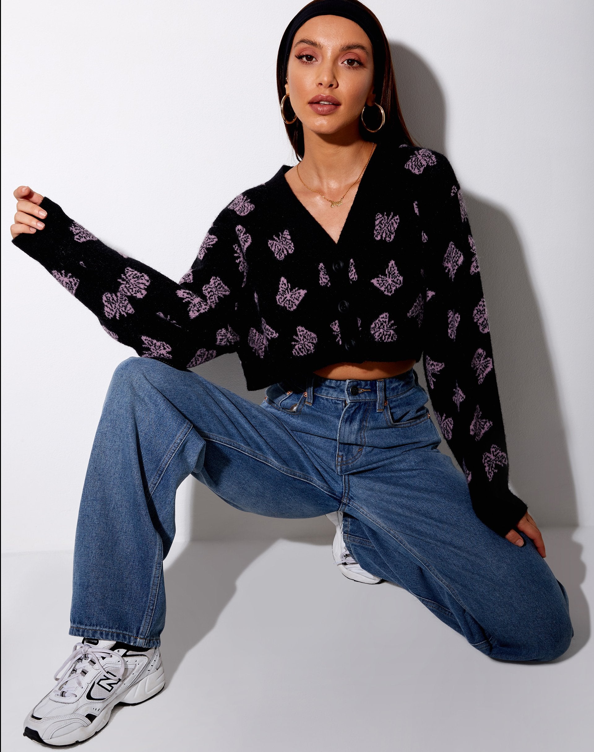 Immagine di Olina Cropped Cardigan in nero e viola Butterfly